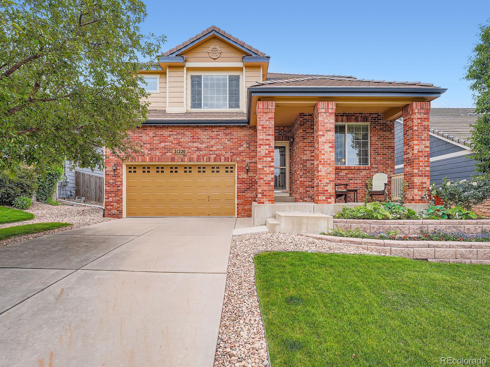 Tallgrass Aurora Home | MLS #: 940587821220 E Nassau Avenue, Aurora Beds: 3 Baths: 3 Price: $600,000