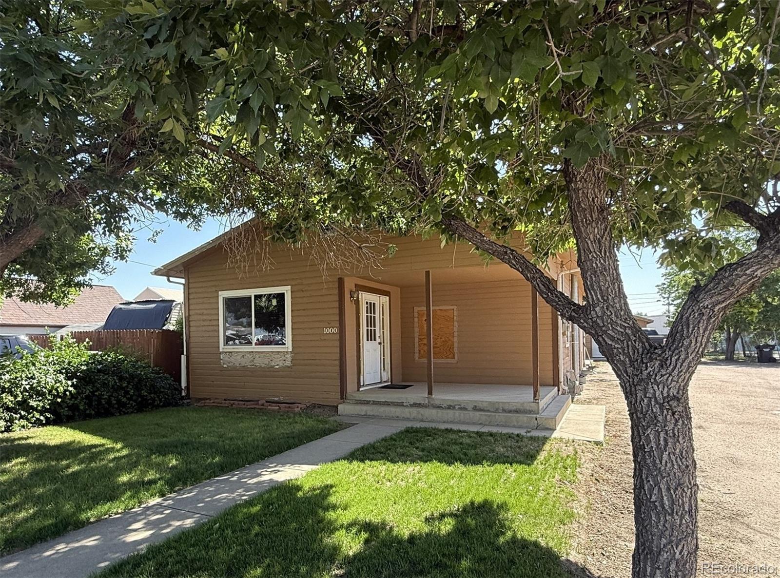 1000  denver avenue, Fort Lupton sold home. Closed on 2025-08-26 for $285,000.