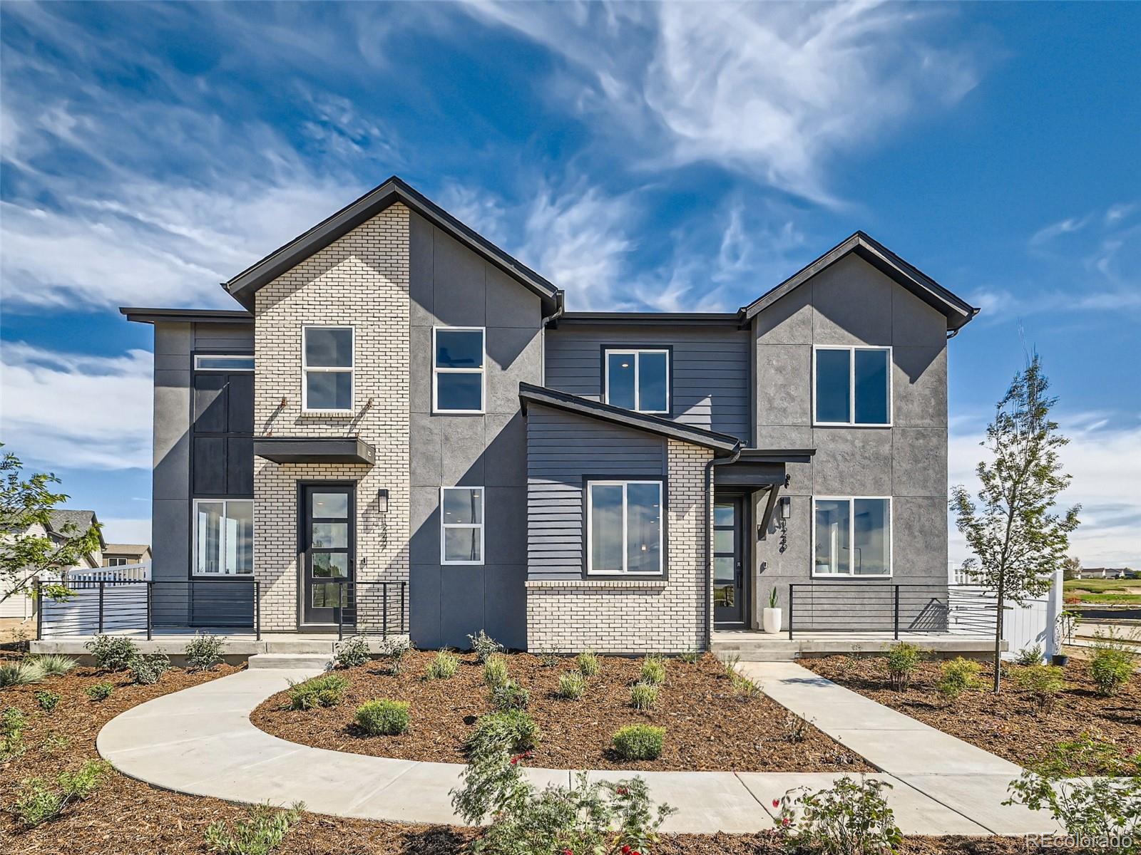 Murphy Creek Aurora Condo / Townhome | MLS #: 60836751222 S Algonquian Street , Aurora Beds: 3 Baths: 3 Price: $499,990