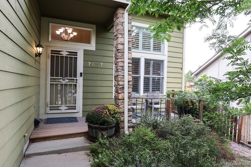 Roxborough Village Littleton Home | MLS #: 96418557627  Halleys Drive, Littleton Beds: 4 Baths: 4 Price: $590,000