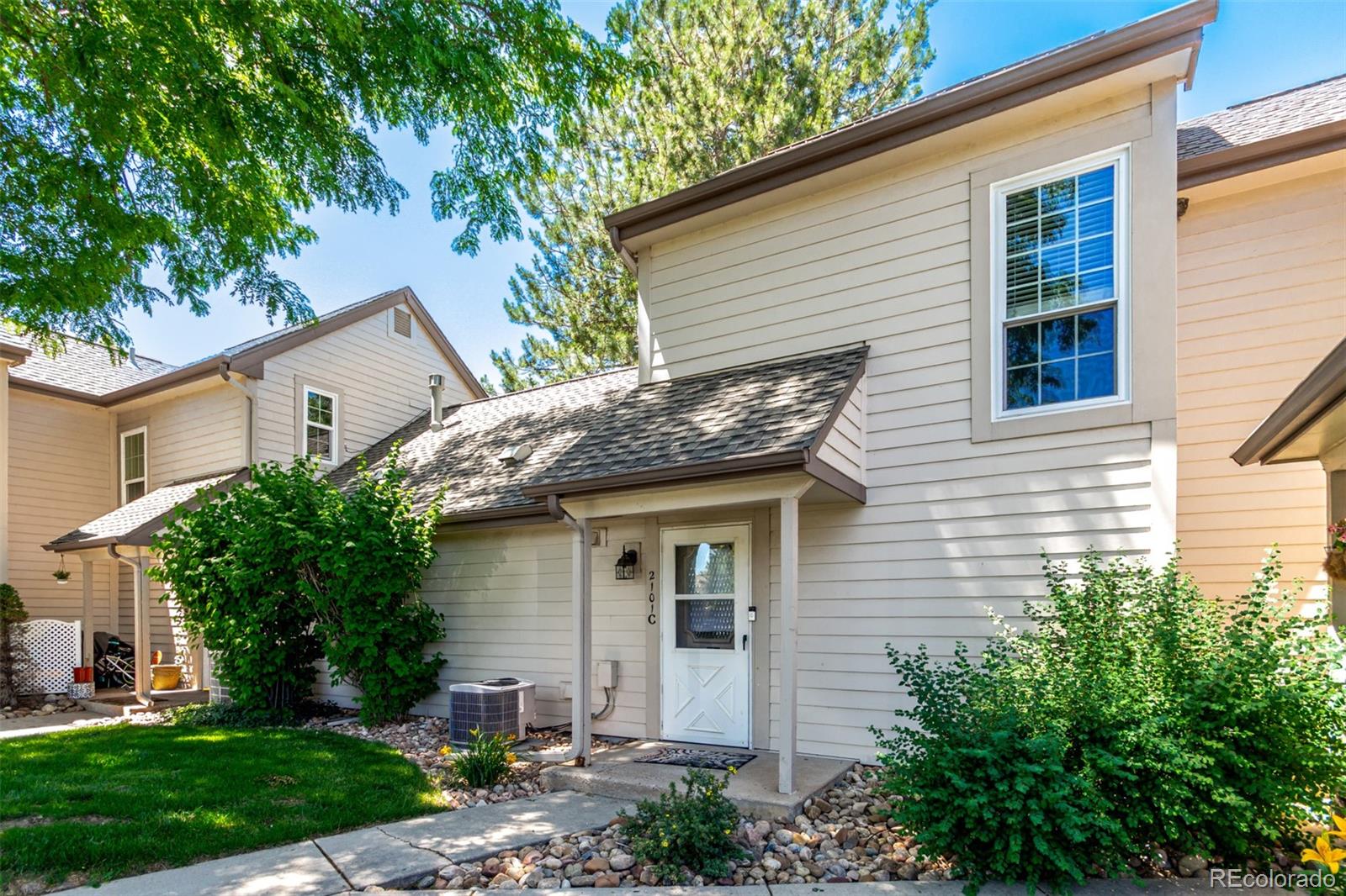 Heather Ridge Aurora Condo / Townhome | MLS #: 21358482101 S Victor Street C, Aurora Beds: 2 Baths: 2 Price: $300,000