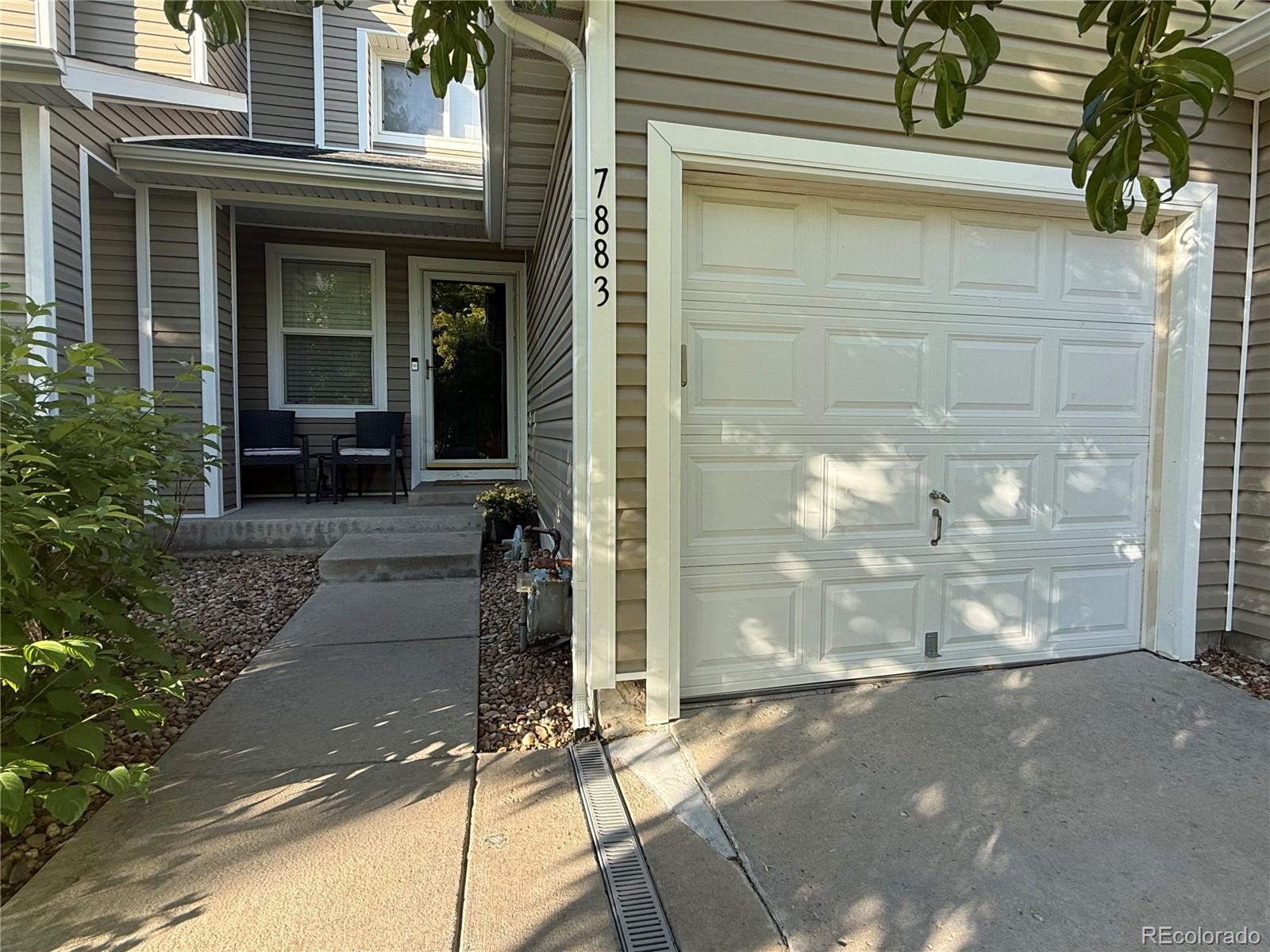 Southcreek Englewood Condo / Townhome | MLS #: 17569667883 S Kalispell Circle , Englewood Beds: 3 Baths: 2 Price: $395,000