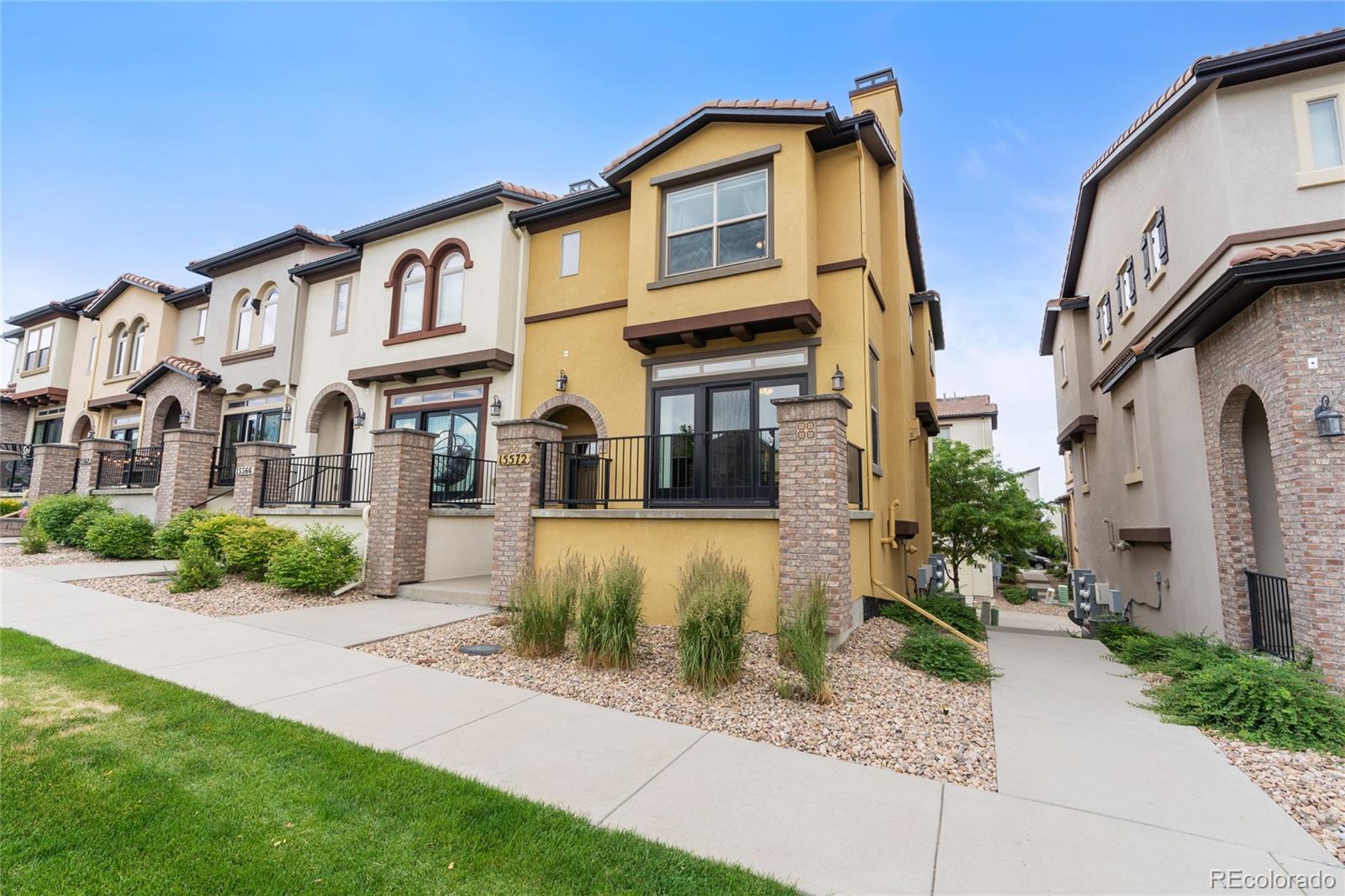 Solterra Lakewood Condo / Townhome | MLS #: 424490015572 W Wesley Avenue , Lakewood Beds: 3 Baths: 3 Price: $690,000