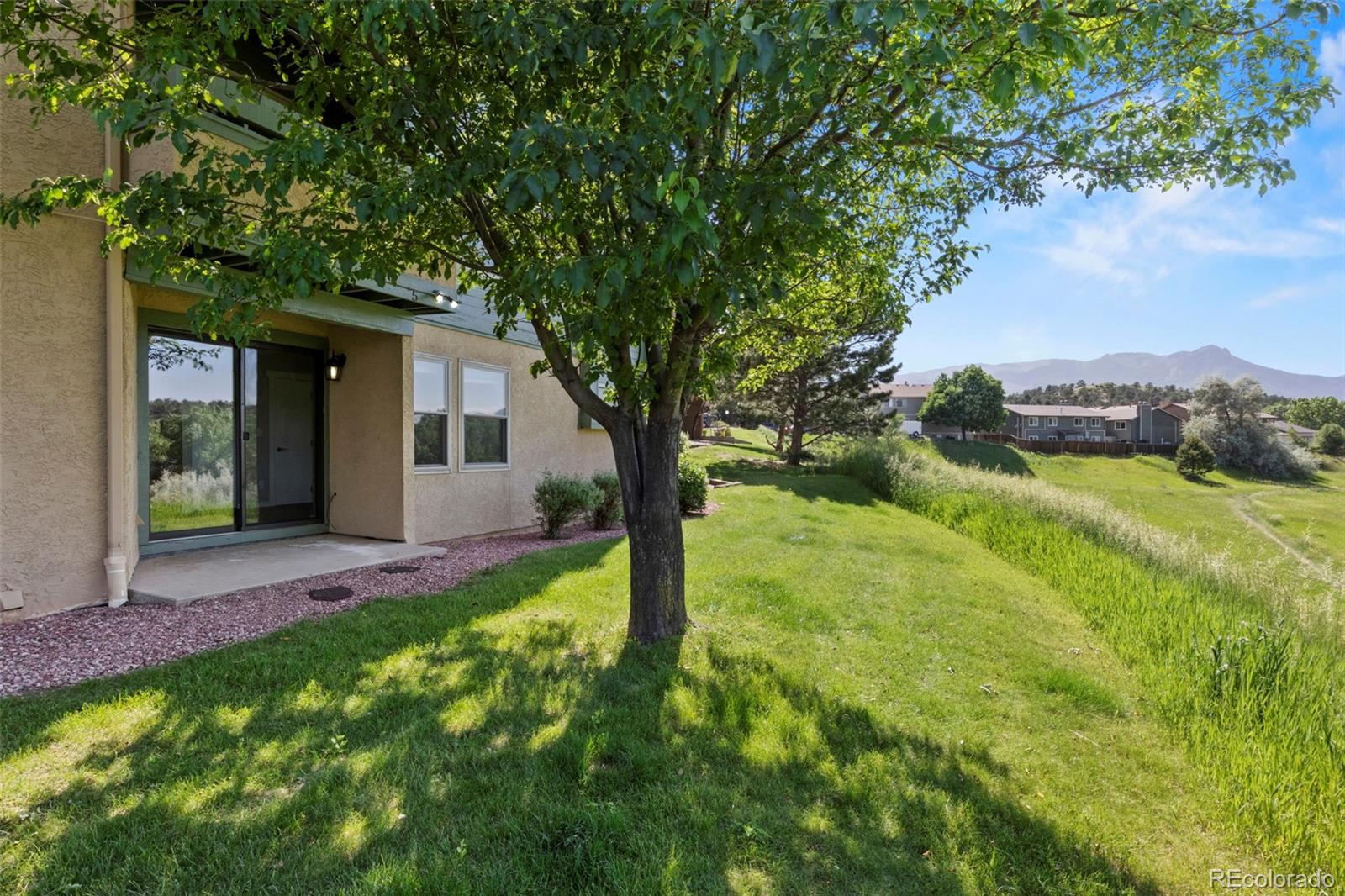 Summit Park Colorado Springs Condo / Townhome | MLS #: 7844145128 W Rockrimmon Boulevard 105, Colorado Springs Beds: 1 Baths: 1 Price: $199,000
