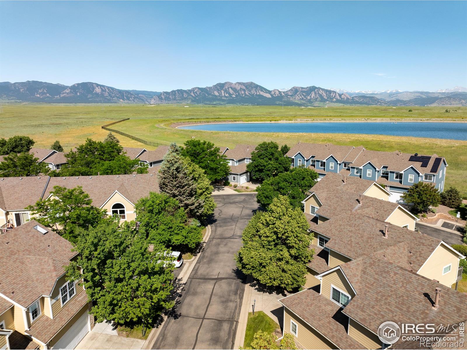  Superior Home | MLS #: 4567891037723211  Rockview Drive, Superior Beds: 2 Baths: 3 Price: $550,000