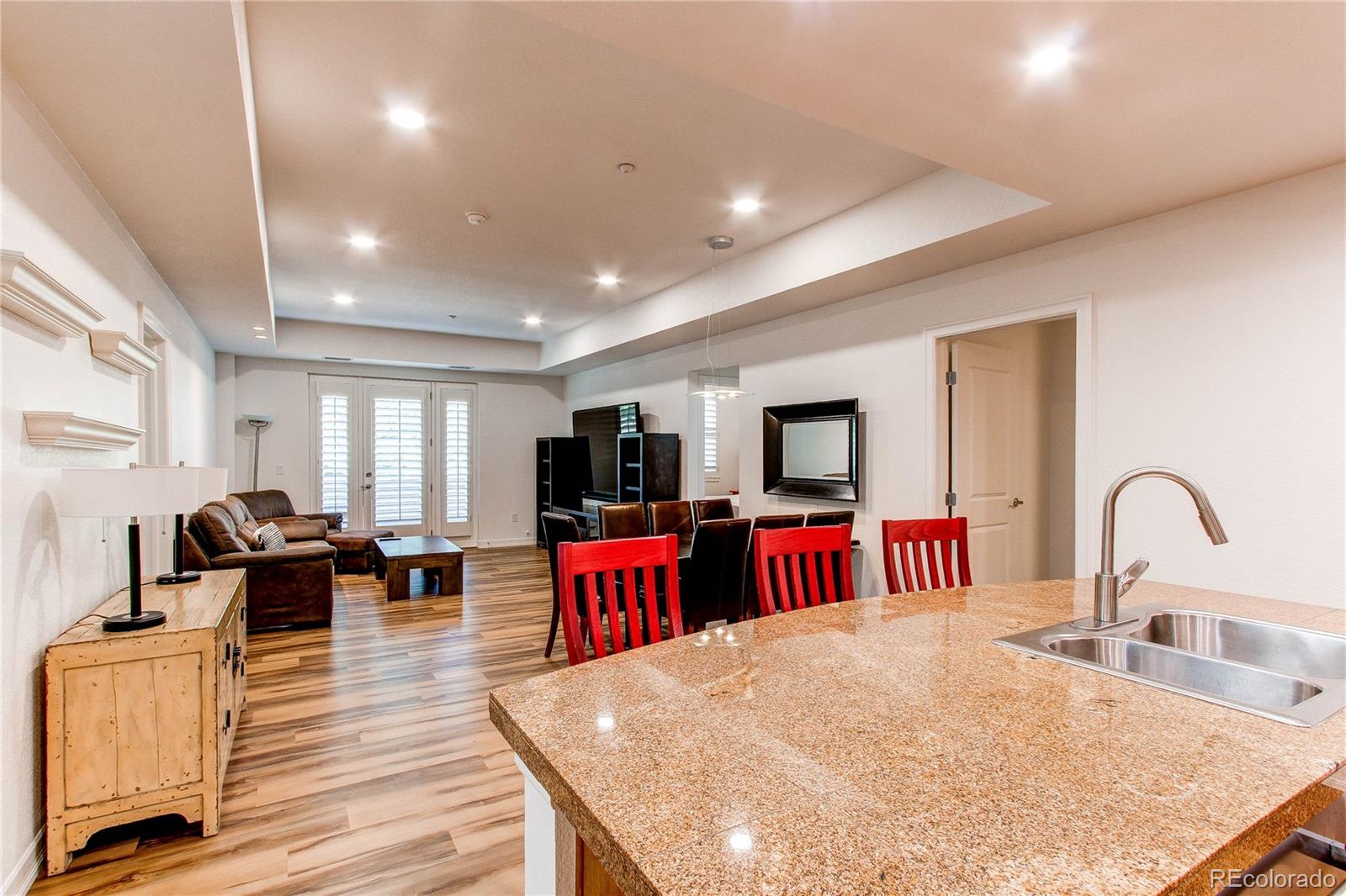 Observatory Place Denver Condo / Townhome | MLS #: 70984212200 S University Boulevard 212, Denver Beds: 3 Baths: 2 Price: $575,000