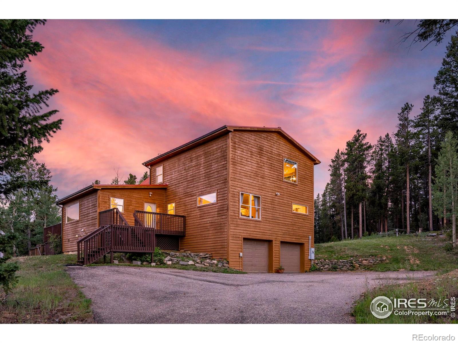 100 moon gulch road, Rollinsville sold home. Closed on 2025-08-25 for $870,000.
