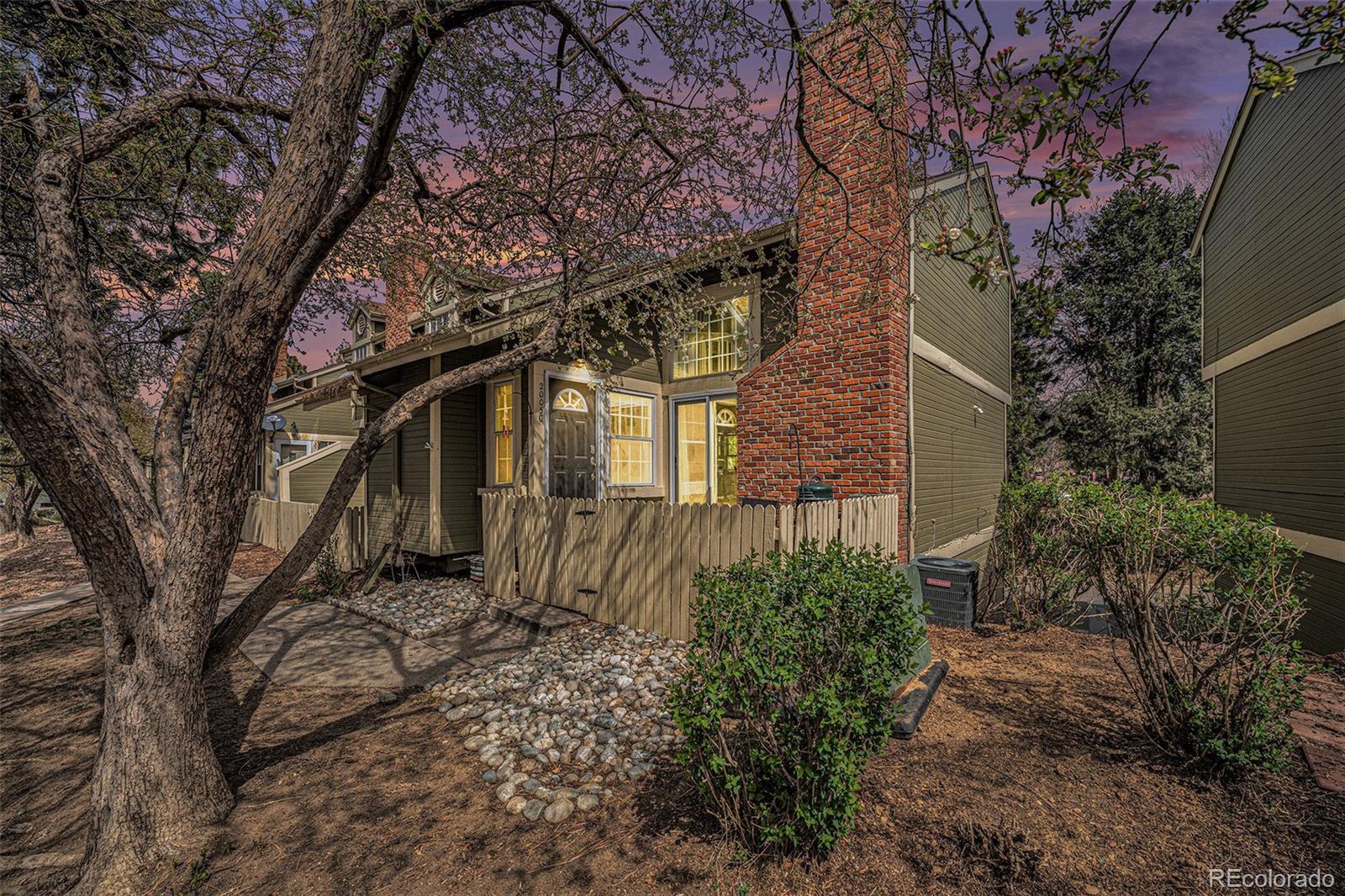 Chambers Ridge Aurora Condo / Townhome | MLS #: 74857222005 S Helena Street G, Aurora Beds: 1 Baths: 1 Price: $285,000