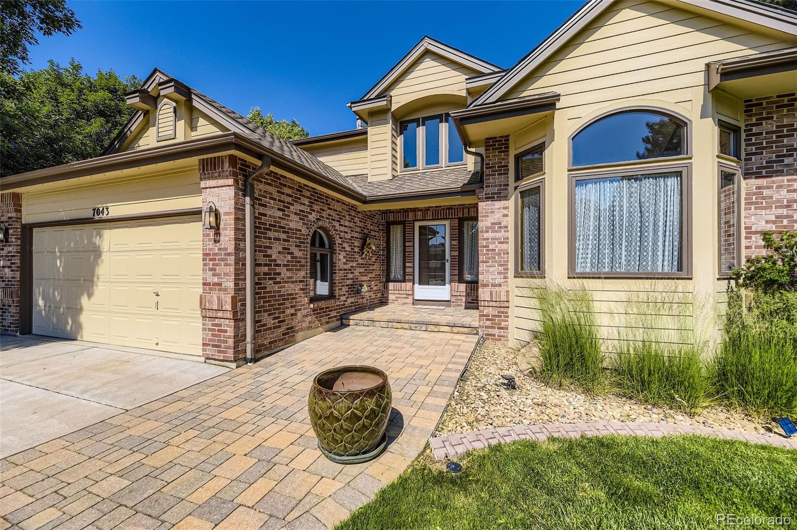 Meadows Littleton Home | MLS #: 79319317043 S Owens Way, Littleton Beds: 3 Baths: 3 Price: $875,000