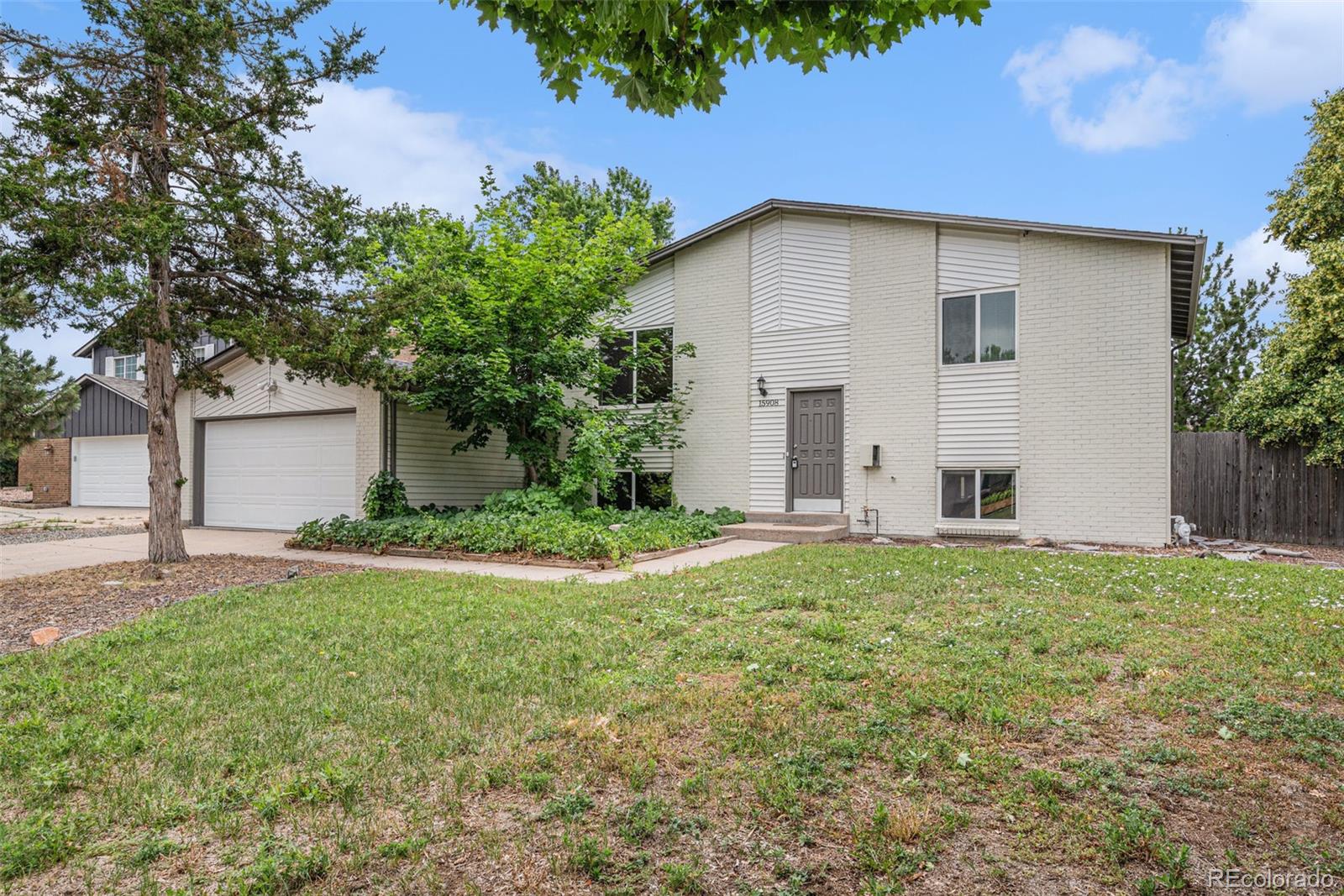 Meadowood Aurora Home | MLS #: 301140115908 E Flora Place, Aurora Beds: 3 Baths: 2 Price: $485,000