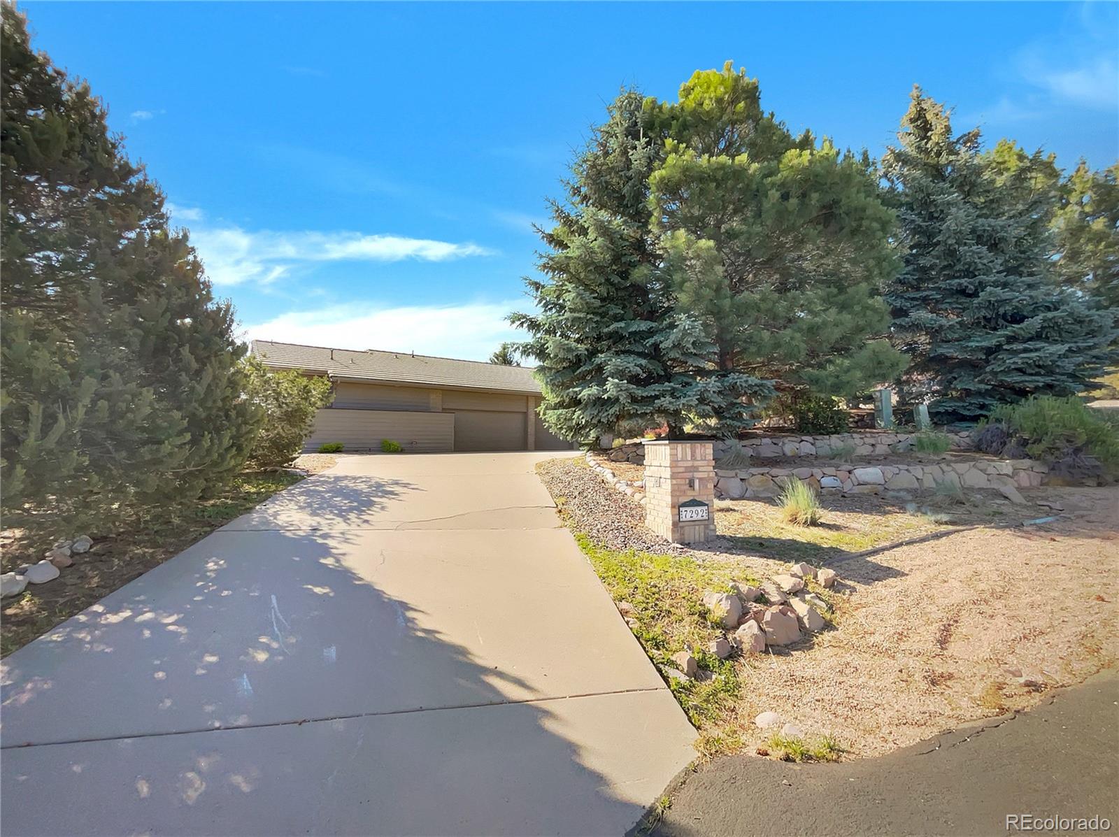 7292  firethorn , Littleton sold home. Closed on 2026-05-15 for $952,500.