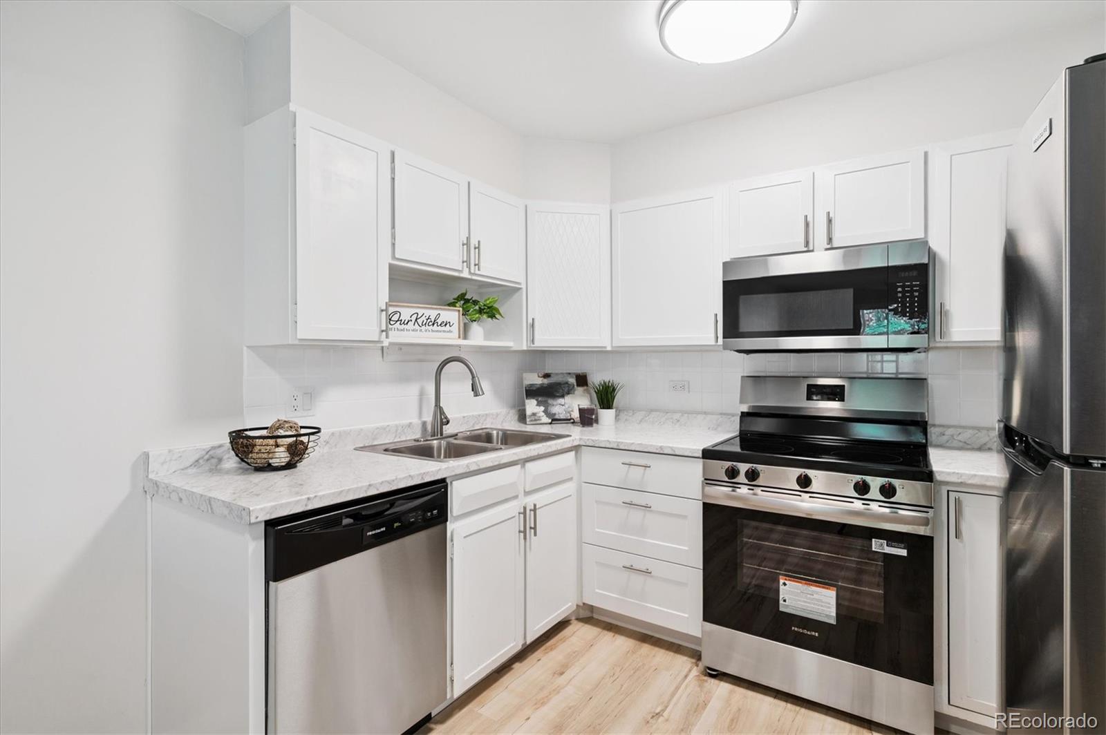 Windsor Gardens Denver Condo / Townhome | MLS #: 4016816660 S Alton Way 12C, Denver Beds: 2 Baths: 1 Price: $210,000