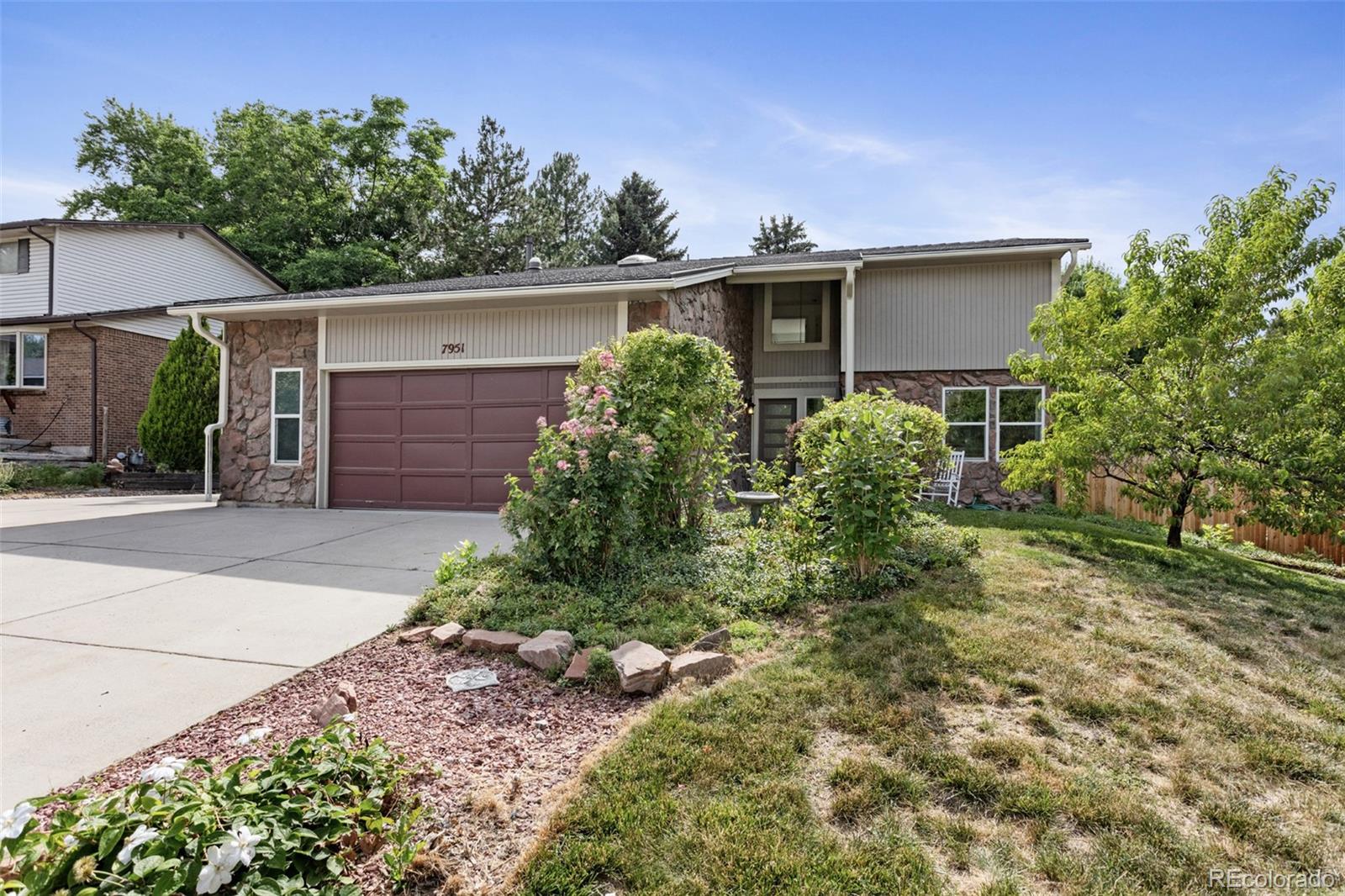 Columbine Knolls South Littleton Home | MLS #: 78960107951 S Webster Way, Littleton Beds: 4 Baths: 3 Price: $759,000