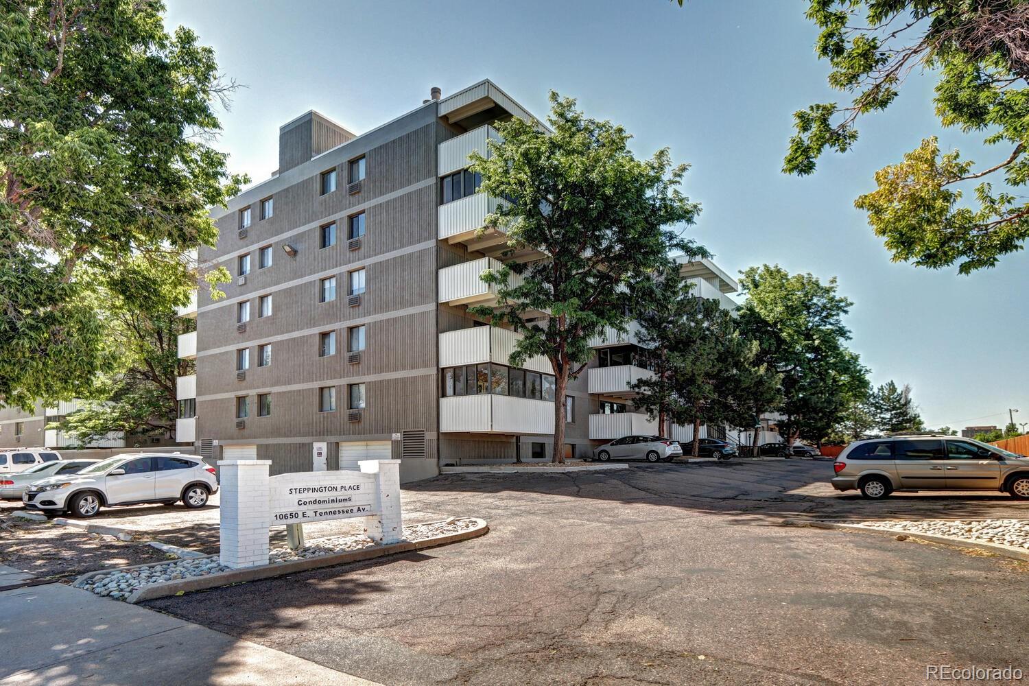 Steppington Place Aurora Condo / Townhome | MLS #: 488527010650 E Tennessee Avenue 401, Aurora Beds: 2 Baths: 2 Price: $200,000