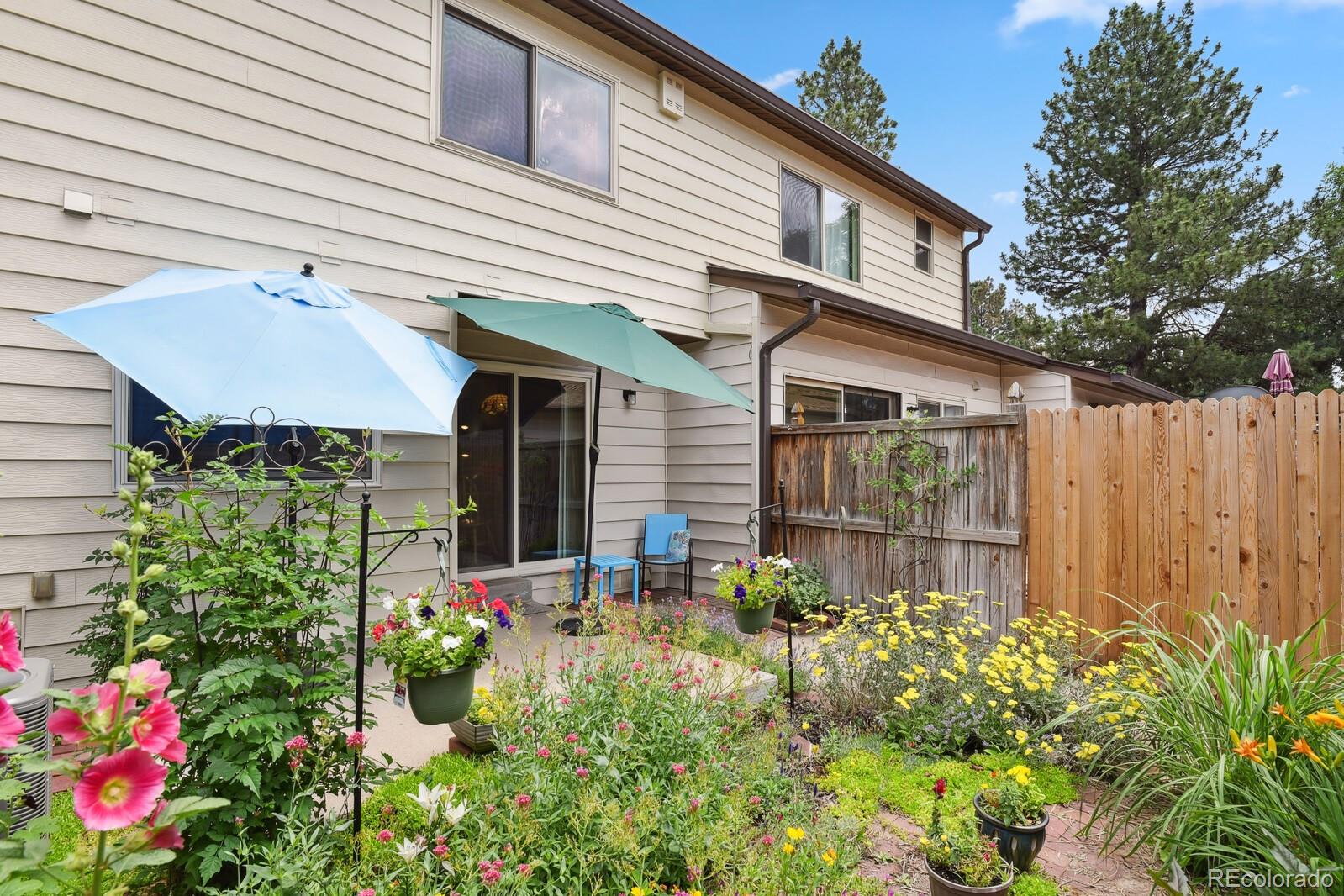 Mission Viejo Aurora Condo / Townhome | MLS #: 49468433695 S Kittredge Street C, Aurora Beds: 2 Baths: 2 Price: $298,500