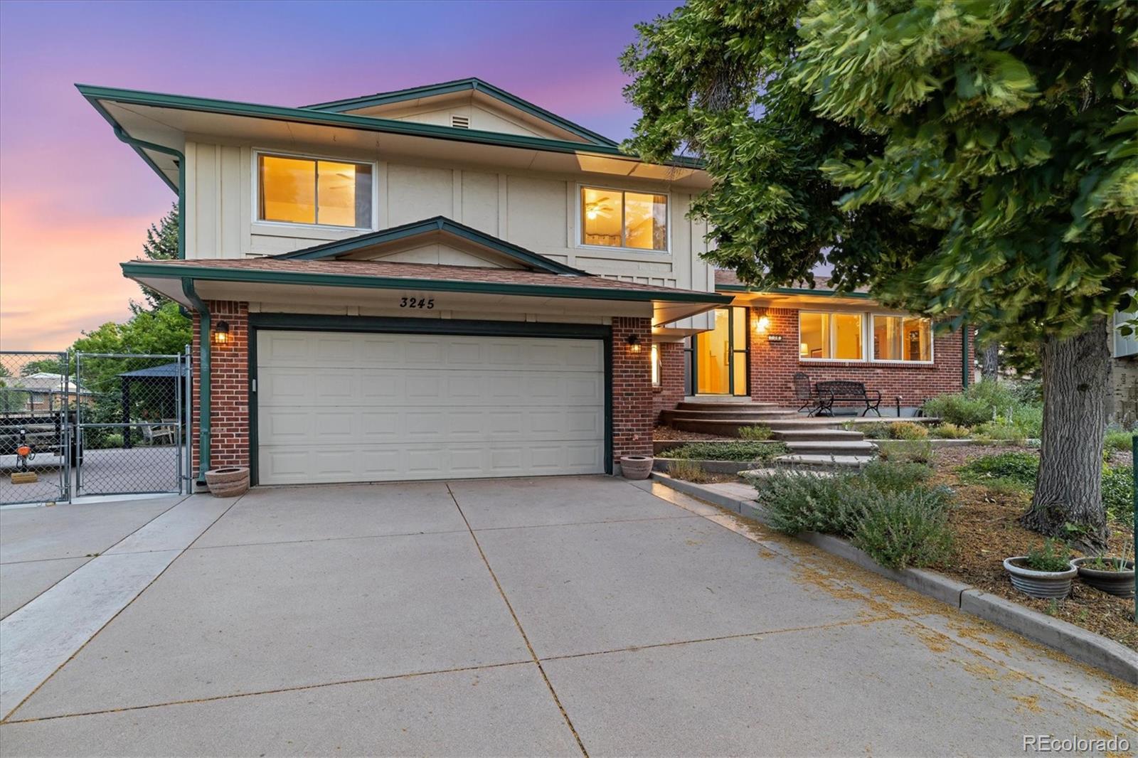 Hutchinson Heights Aurora Home | MLS #: 15175703245 S Richfield Street, Aurora Beds: 4 Baths: 3 Price: $550,000