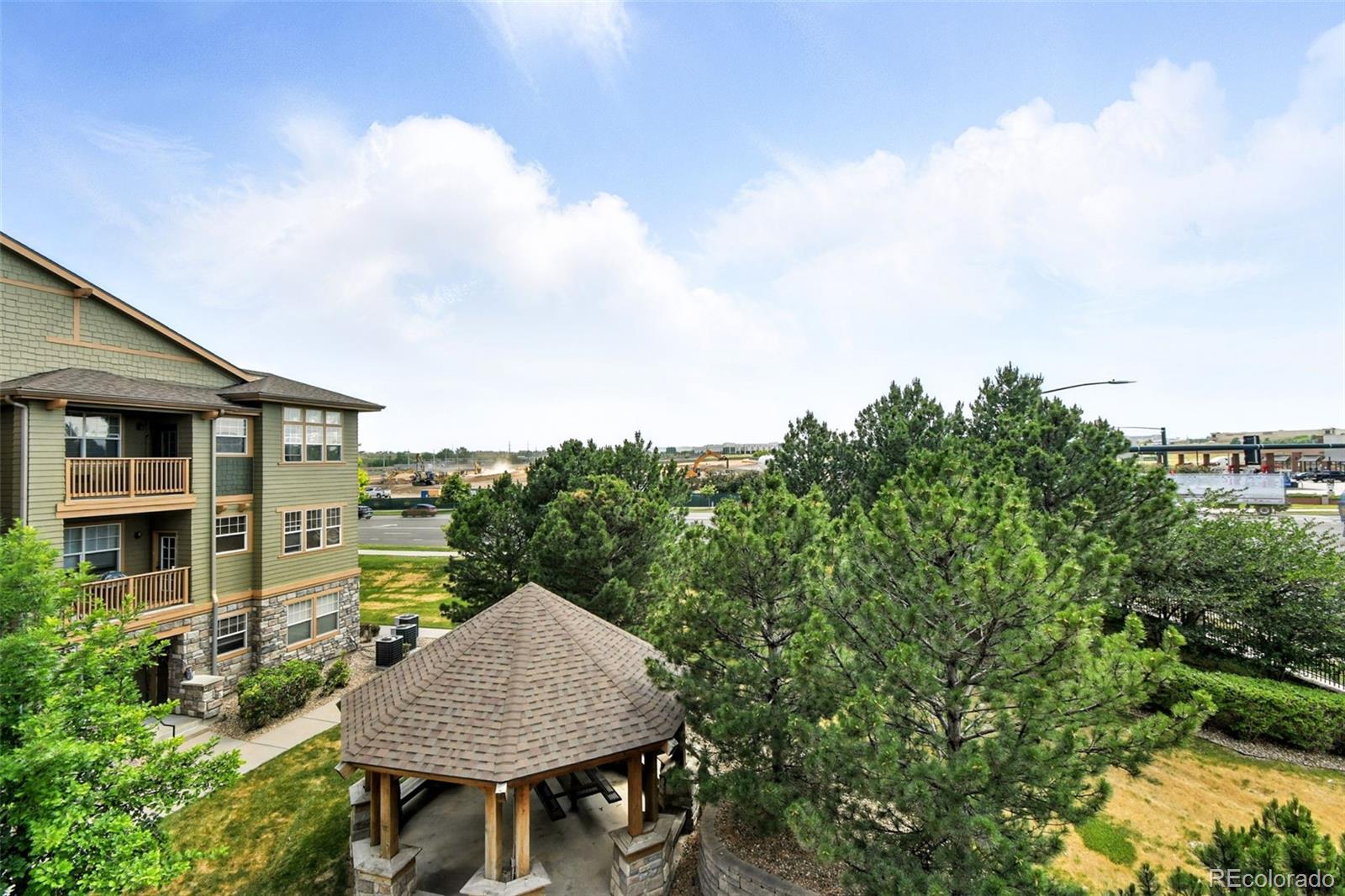  Englewood Condo / Townhome | MLS #: 51922078489  Canyon Rim Circle 302, Englewood Beds: 3 Baths: 2 Price: $340,000