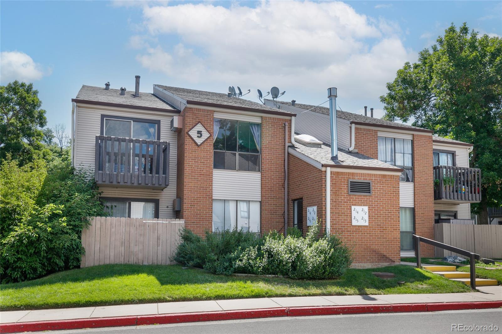 Pebble Creek Denver Condo / Townhome | MLS #: 37742833550 S Harlan Street 214, Denver Beds: 1 Baths: 1 Price: $199,000