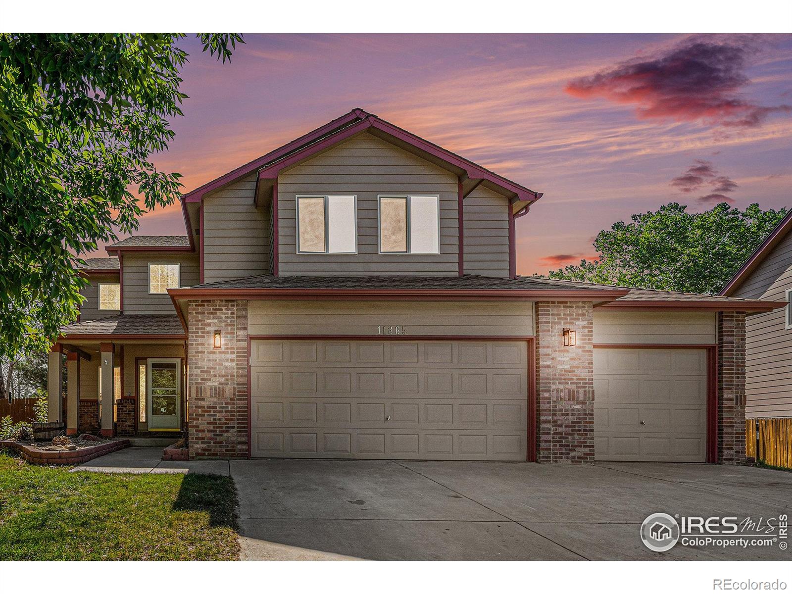 Oak Meadows Firestone Home | MLS #: 456789103829711365  Daisy Court, Firestone Beds: 4 Baths: 4 Price: $509,900