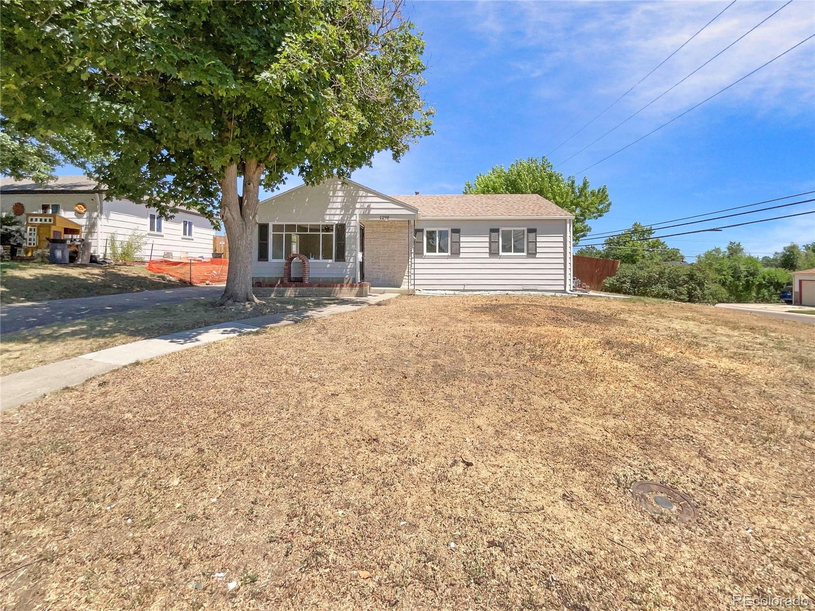 1298 s seneca way, Denver sold home. Closed on 2025-09-05 for $439,000.