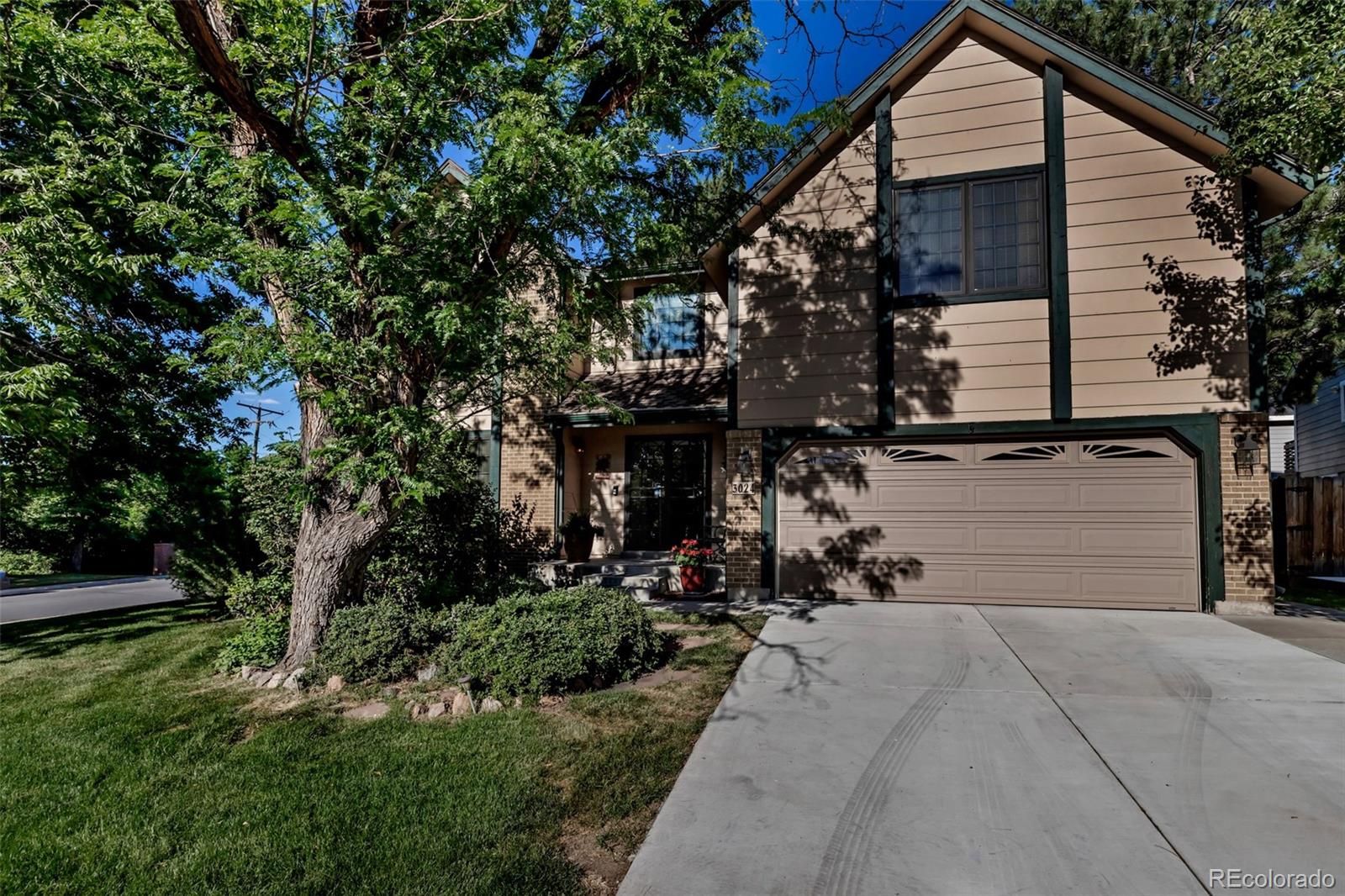 Bear Creek Lakewood Home | MLS #: 49045093024 S Estes Court, Lakewood Beds: 5 Baths: 4 Price: $775,000