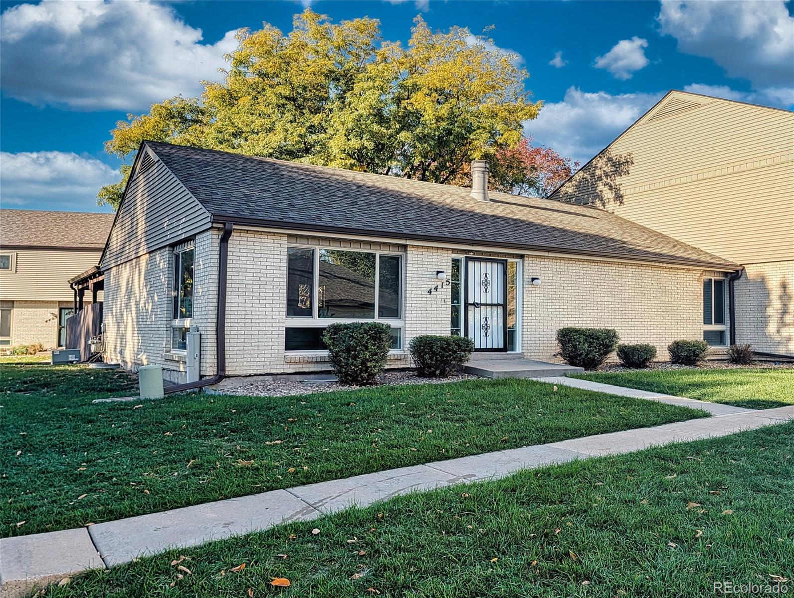 Columbine Lakes Littleton Home | MLS #: 31811004415 W Ponds Circle, Littleton Beds: 3 Baths: 3 Price: $499,895