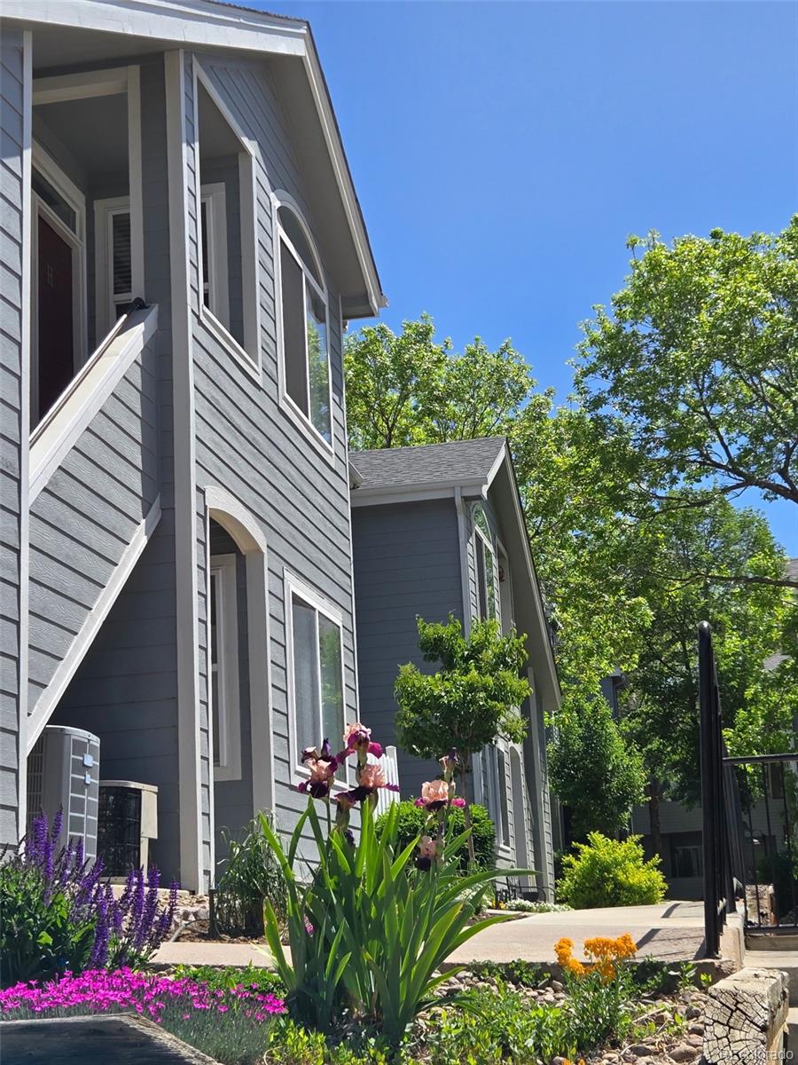 8500 e jefferson , Denver sold home. Closed on 2025-09-30 for $399,900.