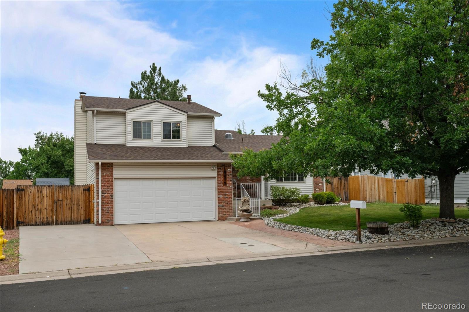 Seven Lakes Aurora Home | MLS #: 851254319477 E Greenwood Place, Aurora Beds: 4 Baths: 4 Price: $529,900