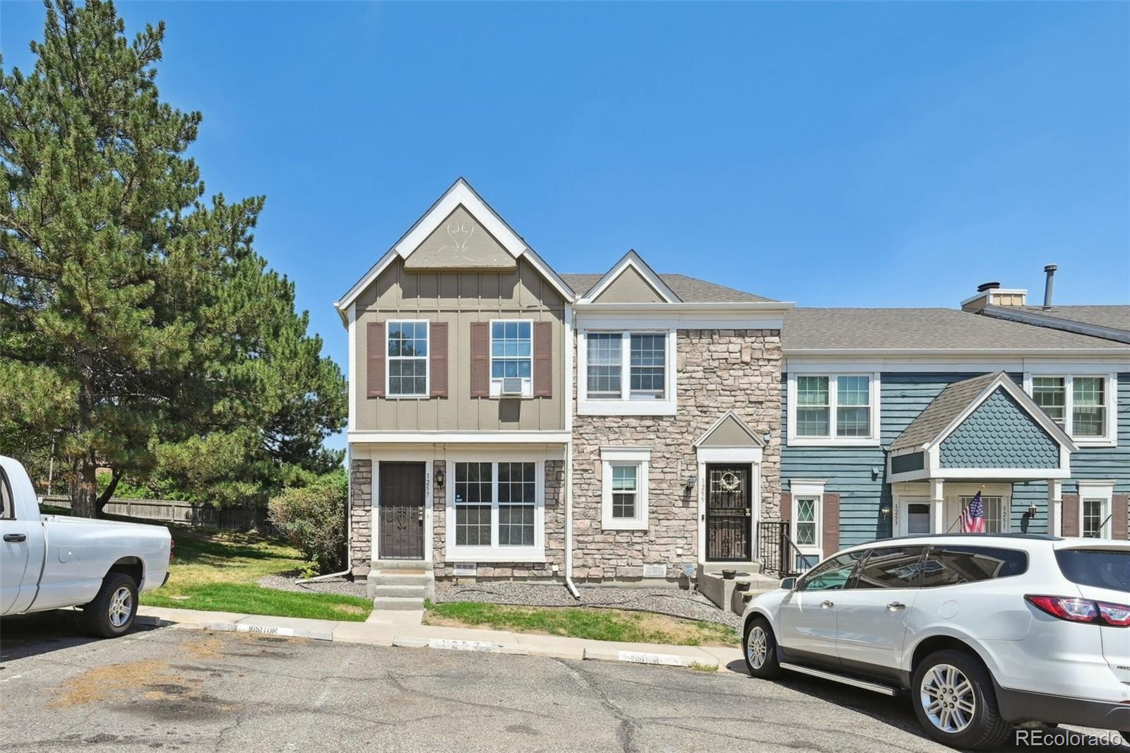 Sunstone Aurora Condo / Townhome | MLS #: 76860301257 S Idalia Street , Aurora Beds: 2 Baths: 3 Price: $285,000