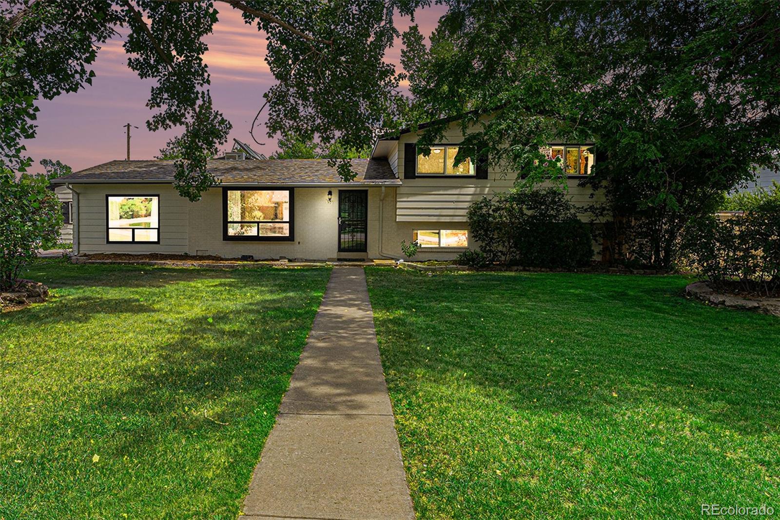 Bonvue Lakewood Home | MLS #: 891894290  Hoyt Street, Lakewood Beds: 4 Baths: 3 Price: $799,000