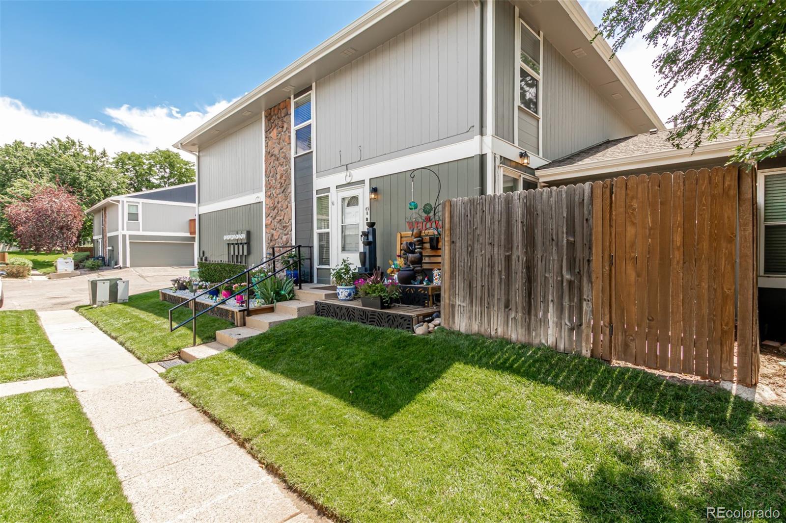 Raintree East Aurora Condo / Townhome | MLS #: 455237510001 E Evans Avenue 65B, Aurora Beds: 2 Baths: 2 Price: $285,000