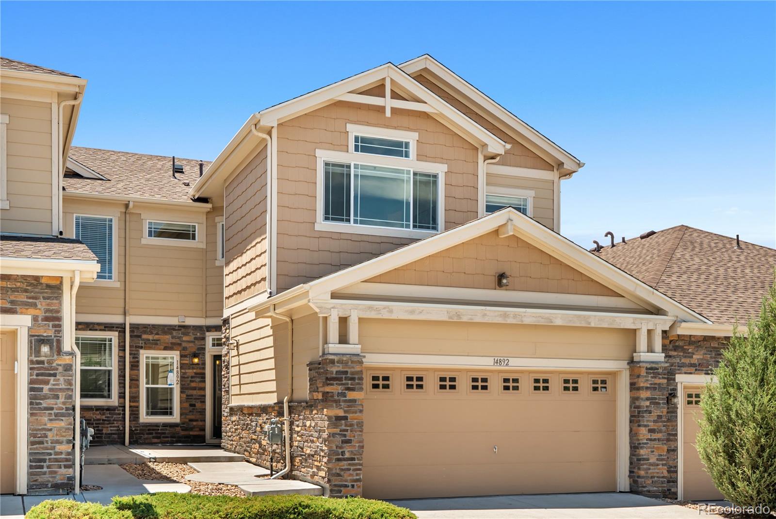 Pioneer Hills Aurora Home | MLS #: 804701914892 E Poundstone Drive, Aurora Beds: 3 Baths: 3 Price: $469,900