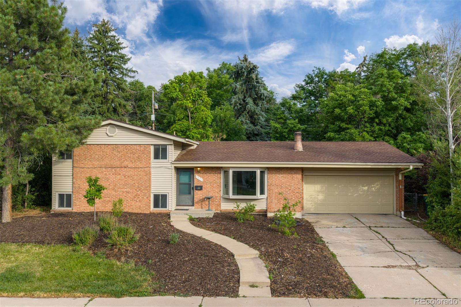 Walnut Hills Centennial Home | MLS #: 35345047926 E Fremont Avenue, Centennial Beds: 3 Baths: 2 Price: $510,000