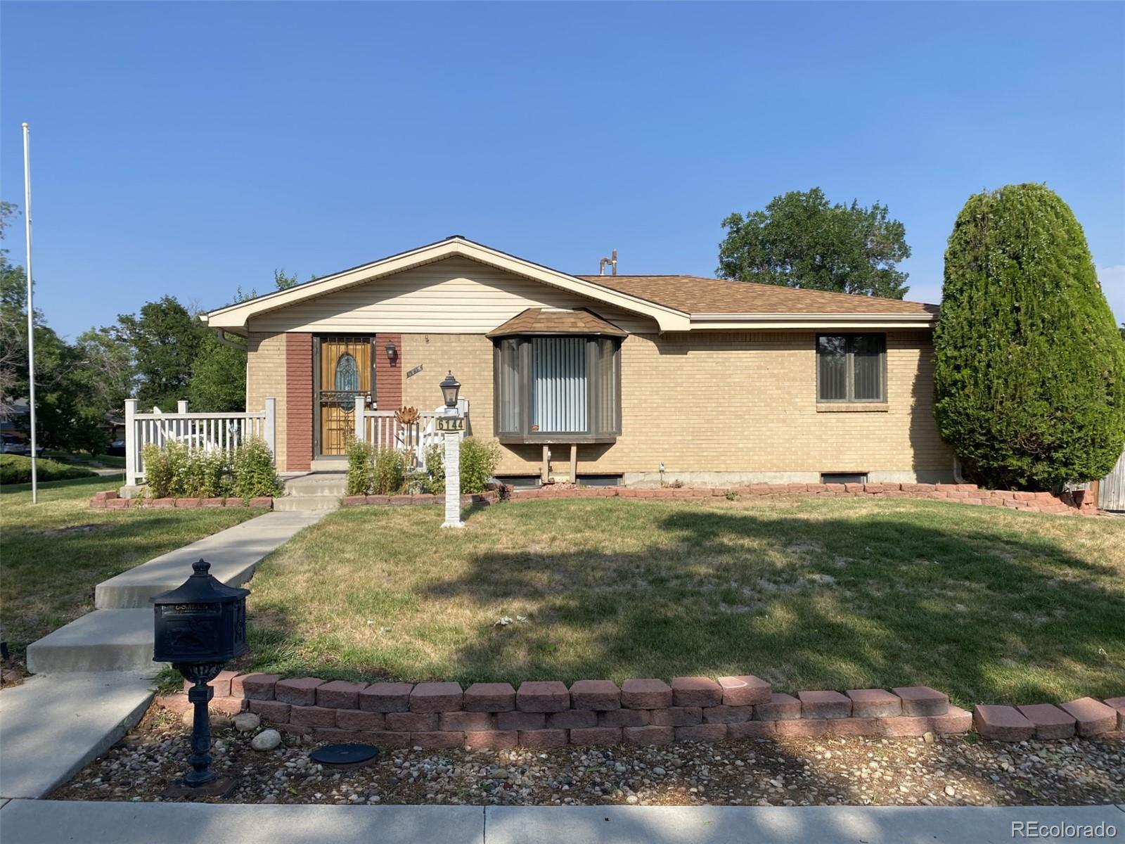6144  Utica Street, arvada MLS: 9689241 Beds: 5 Baths: 2 Price: $540,000