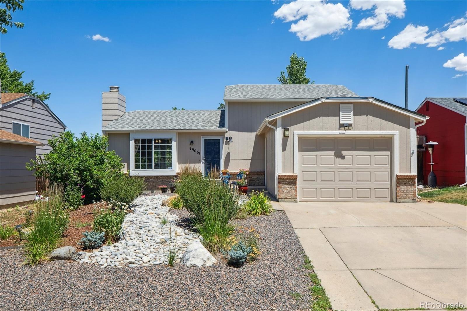 Highpoint Aurora Home | MLS #: 358927019061 E Oxford Drive, Aurora Beds: 3 Baths: 3 Price: $429,000