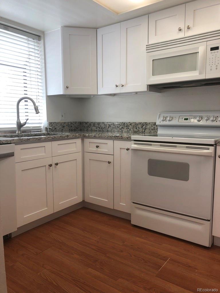 Americana Aurora Condo / Townhome | MLS #: 448212216201 E Dakota Place E, Aurora Beds: 2 Baths: 1 Price: $245,000
