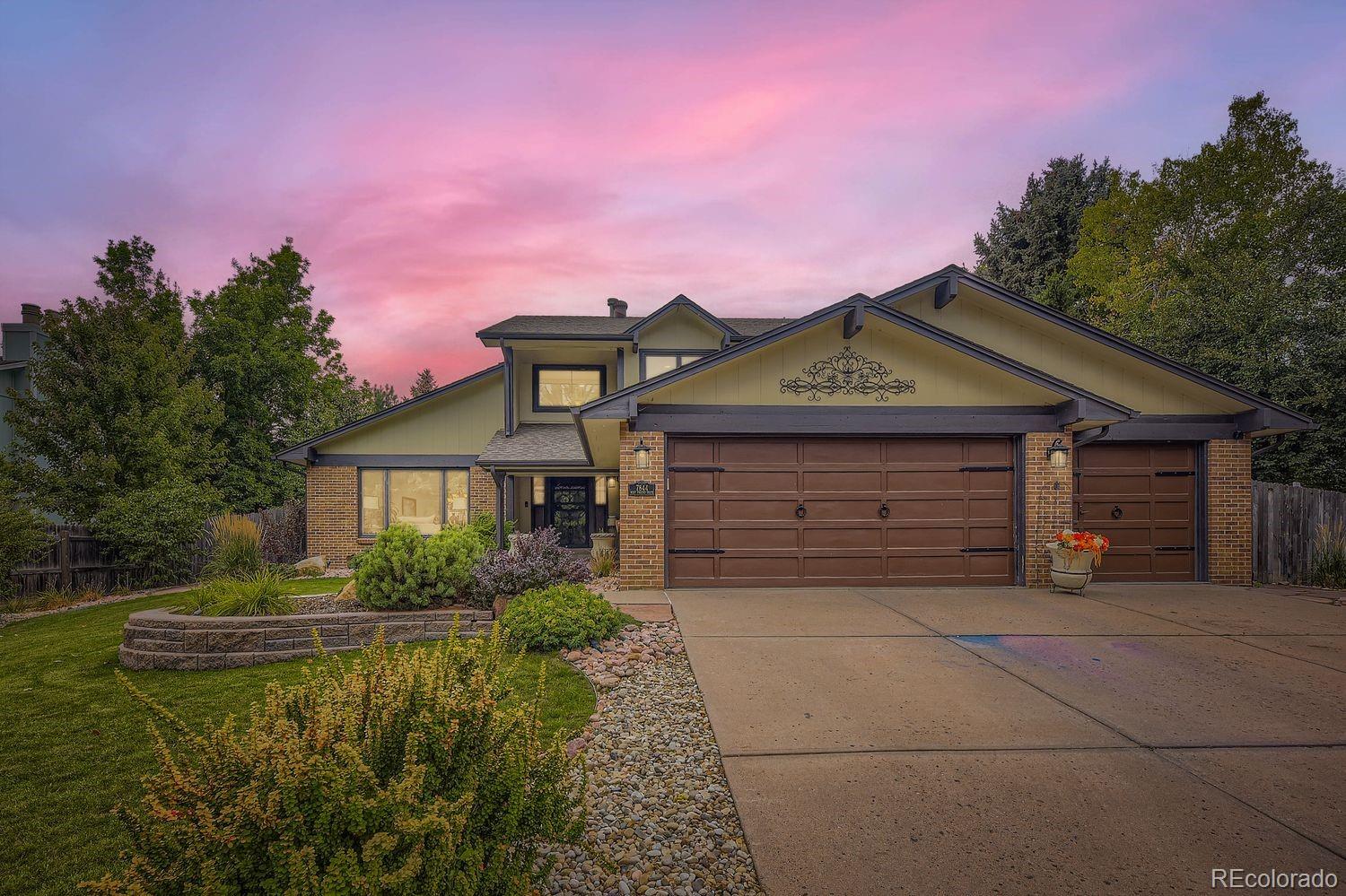 Columbine Knolls South Littleton Home | MLS #: 51116267844 W Friend Drive, Littleton Beds: 6 Baths: 4 Price: $950,000