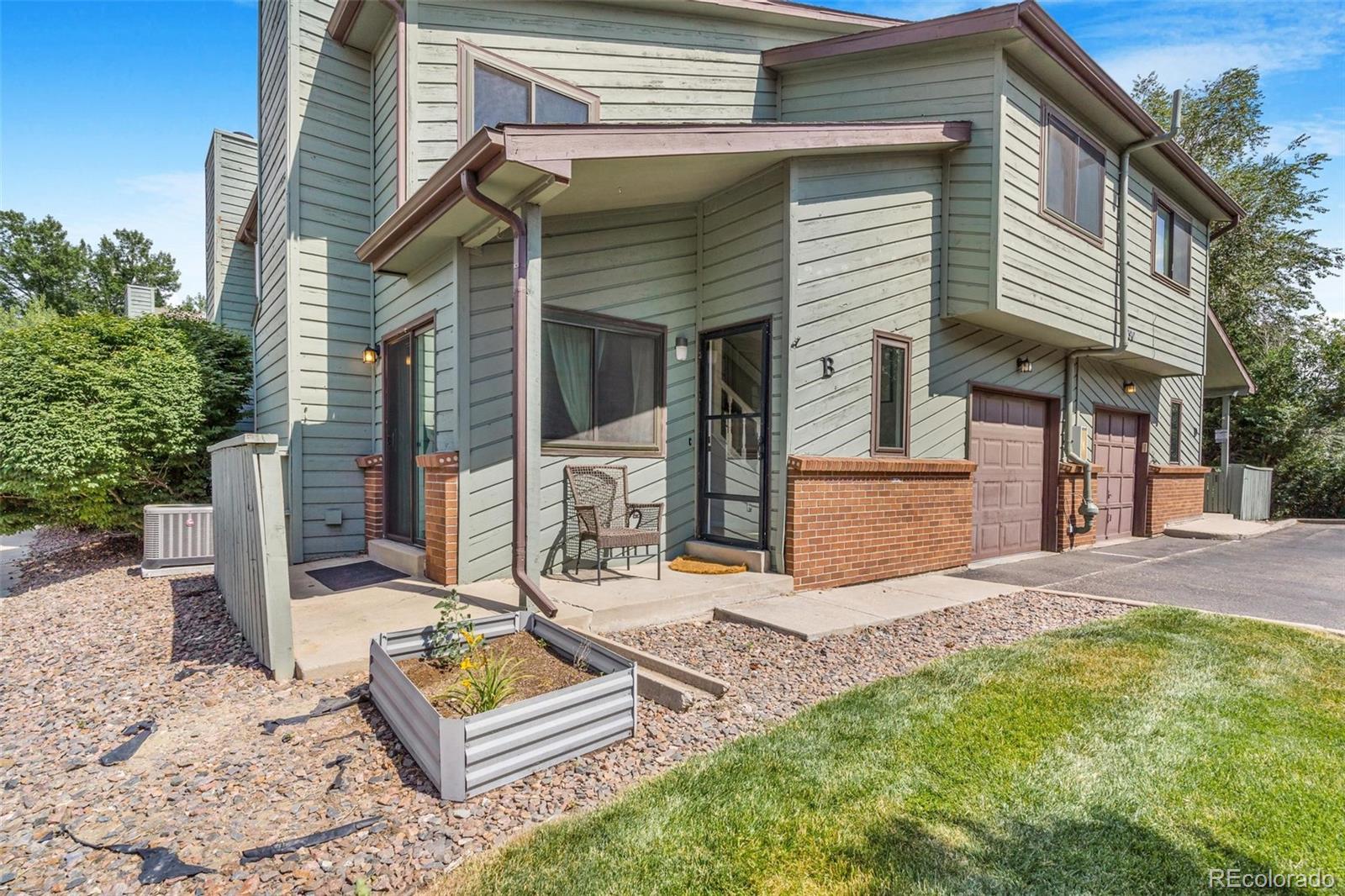 Jewell Lakewood Condo / Townhome | MLS #: 282143210290 W Jewell Avenue B, Lakewood Beds: 3 Baths: 3 Price: $375,000