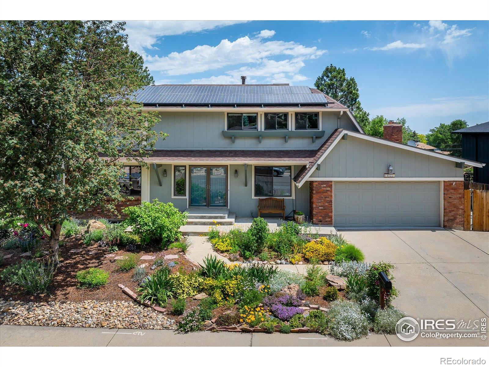 14023 W Alaska Drive, lakewood MLS: 4567891039014 Beds: 5 Baths: 4 Price: $950,000