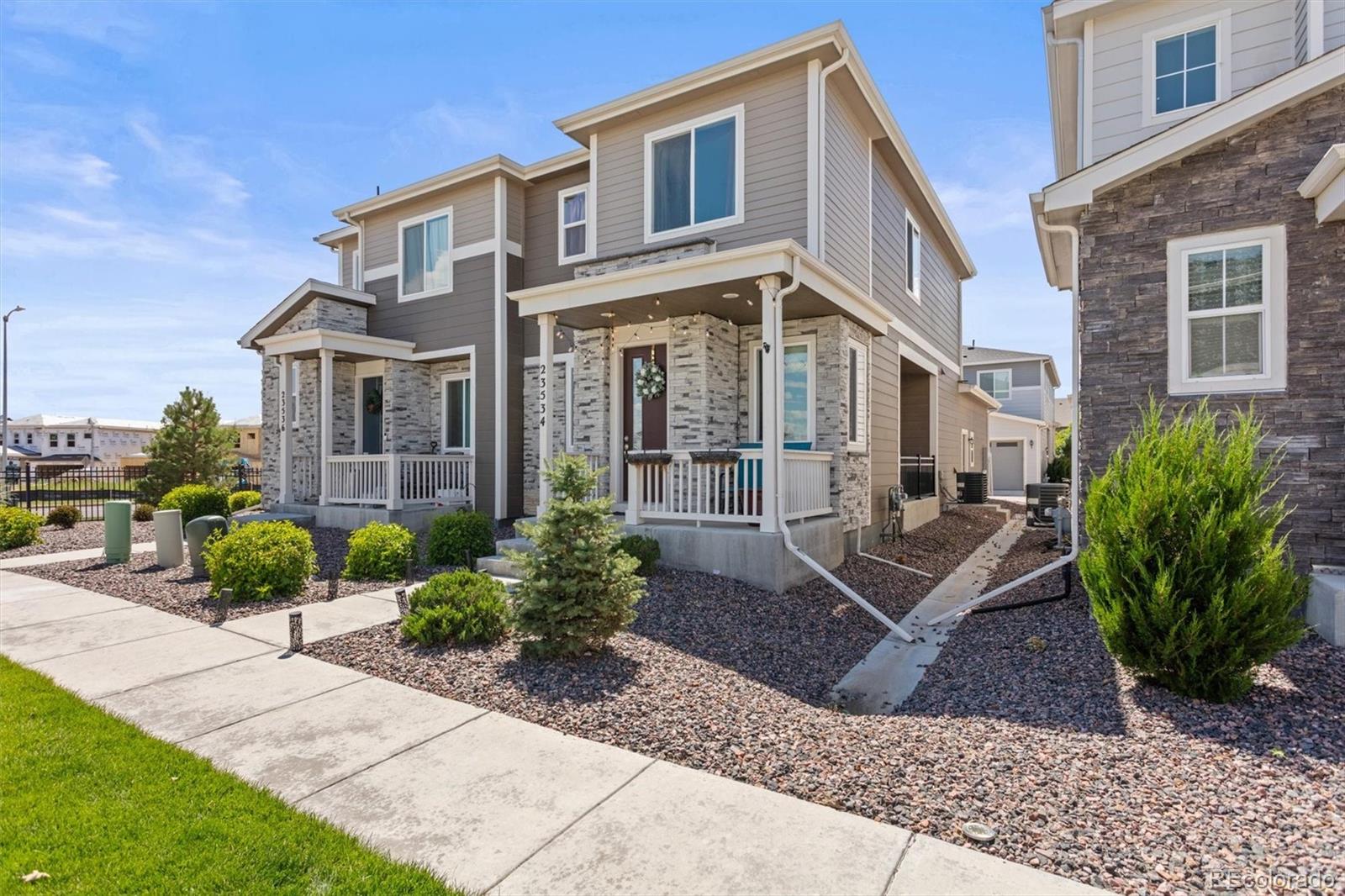 Cross Creek Aurora Condo / Townhome | MLS #: 544871723534 E 5th Place , Aurora Beds: 3 Baths: 3 Price: $420,000