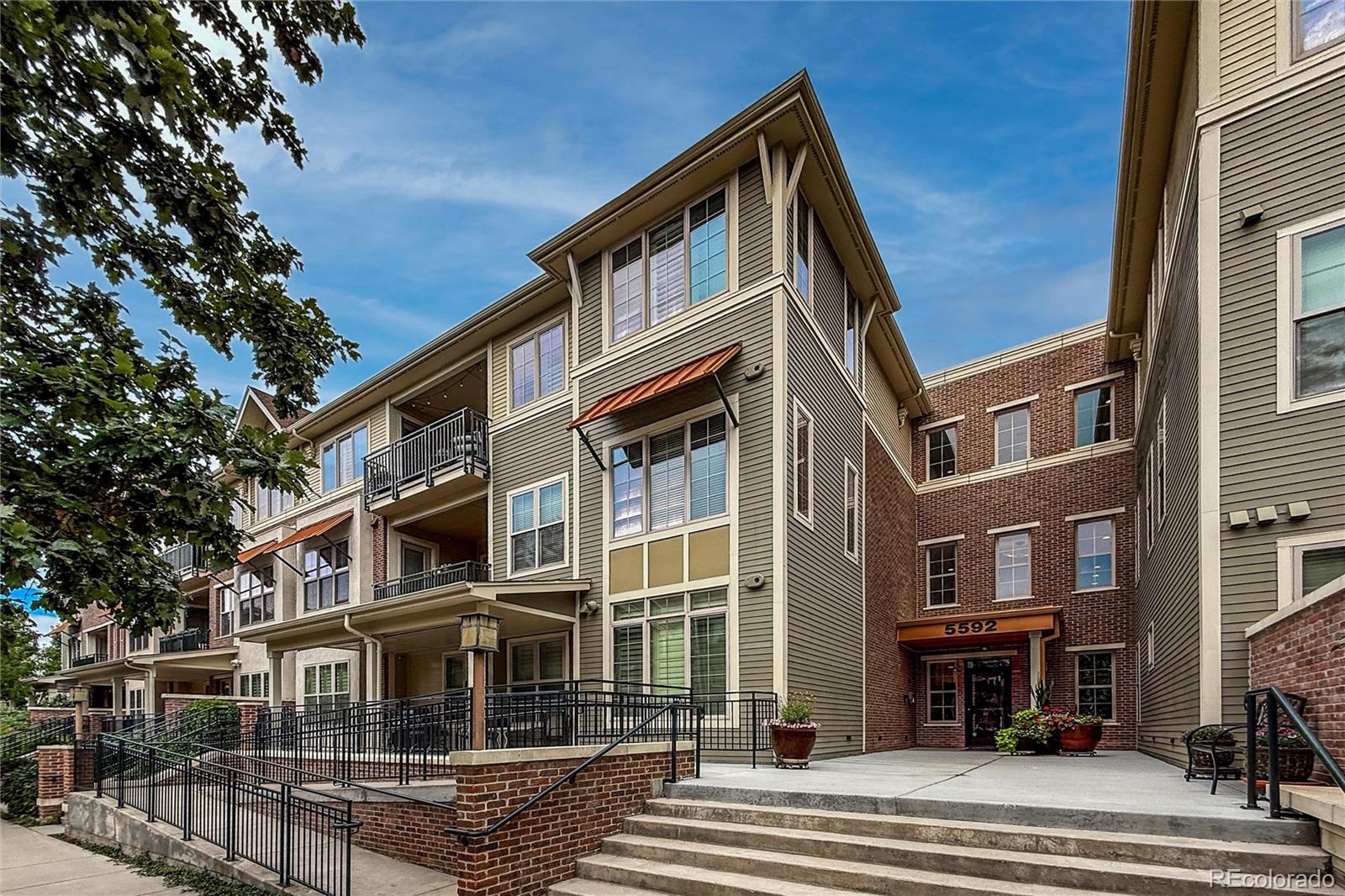  Littleton Condo / Townhome | MLS #: 16481205592 S Nevada Street 302, Littleton Beds: 2 Baths: 2 Price: $730,000