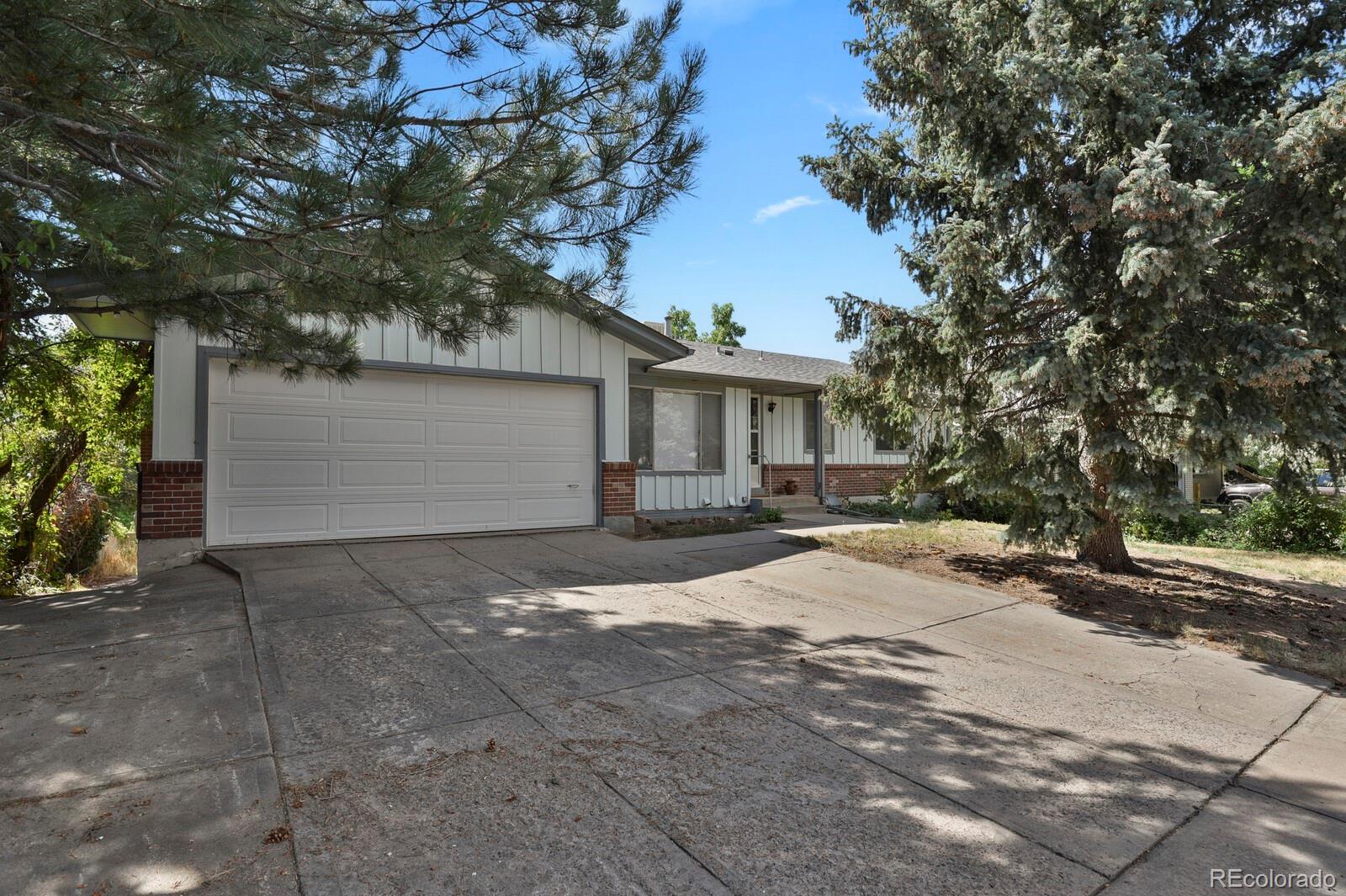 Hutchinsons Green Mountain Lakewood Home | MLS #: 455437713276 W Warren Circle, Lakewood Beds: 3 Baths: 3 Price: $595,000