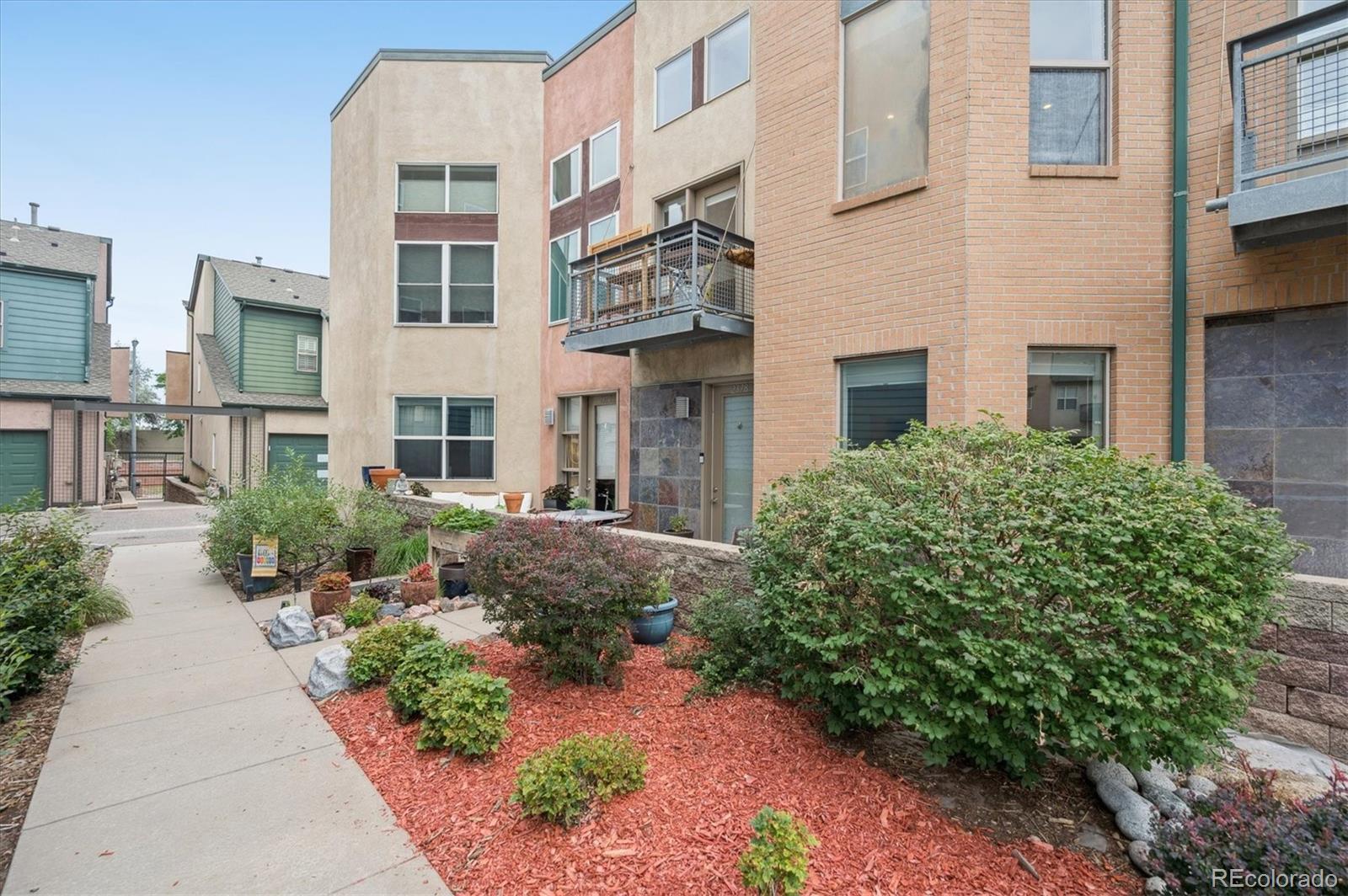 Iliff Place Aurora Condo / Townhome | MLS #: 28016912378 S Wheeling Circle , Aurora Beds: 3 Baths: 3 Price: $429,900