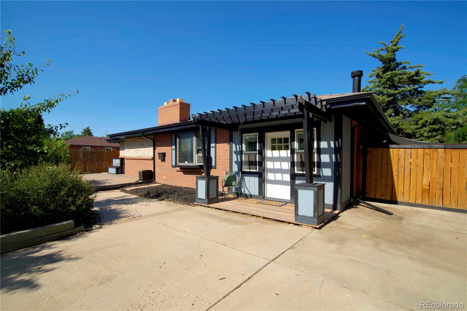 Highland Park Aurora Home | MLS #: 9655748423  Lima Street, Aurora Beds: 6 Baths: 4 Price: $539,000