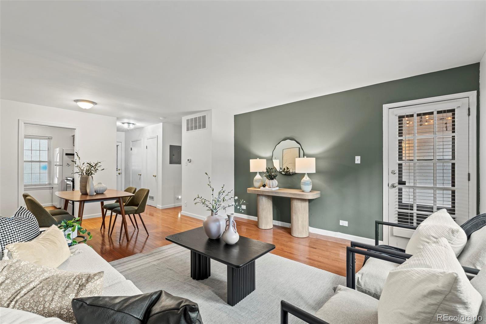  Centennial Condo / Townhome | MLS #: 33564582301 E Fremont Avenue U01, Centennial Beds: 1 Baths: 1 Price: $239,999