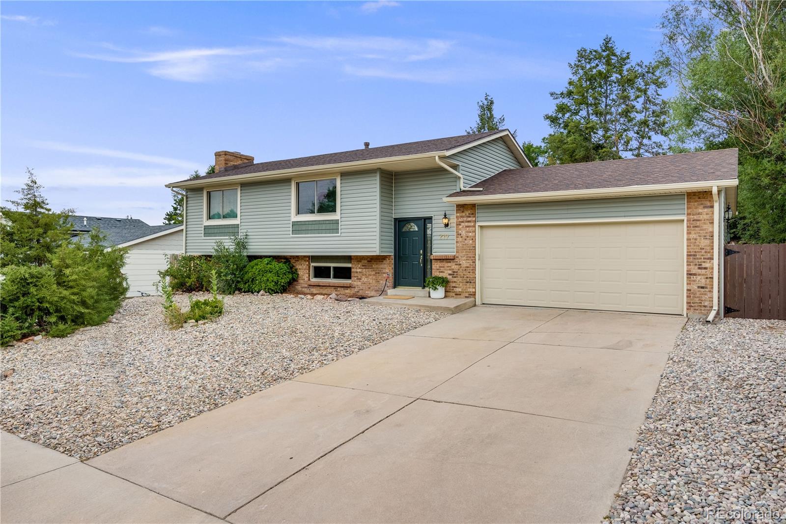 219 douglas fir avenue, Castle Rock sold home. Closed on 2025-08-27 for $555,000.