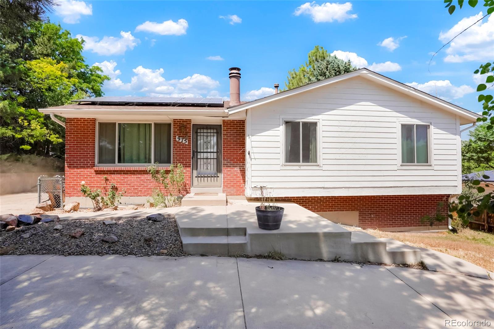 975 s newland street, Lakewood sold home. Closed on 2025-09-05 for $475,000.