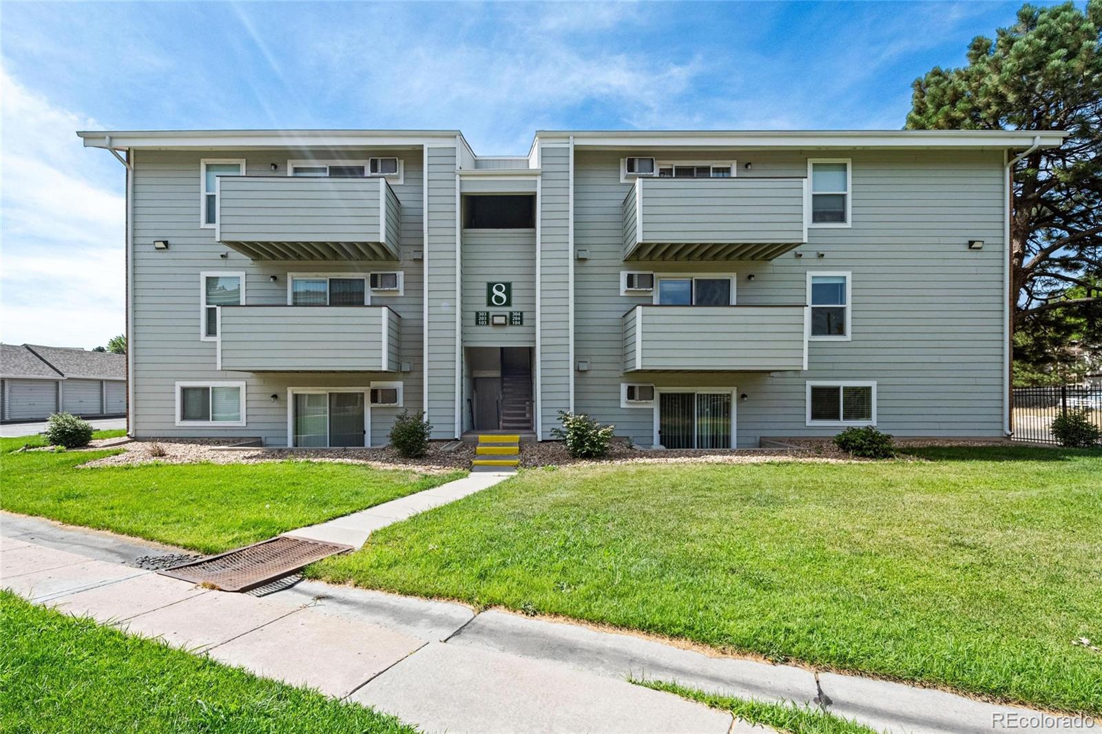 Oak Park Denver Condo / Townhome | MLS #: 706075610150 E Virginia Avenue 8-204, Denver Beds: 2 Baths: 2 Price: $224,000