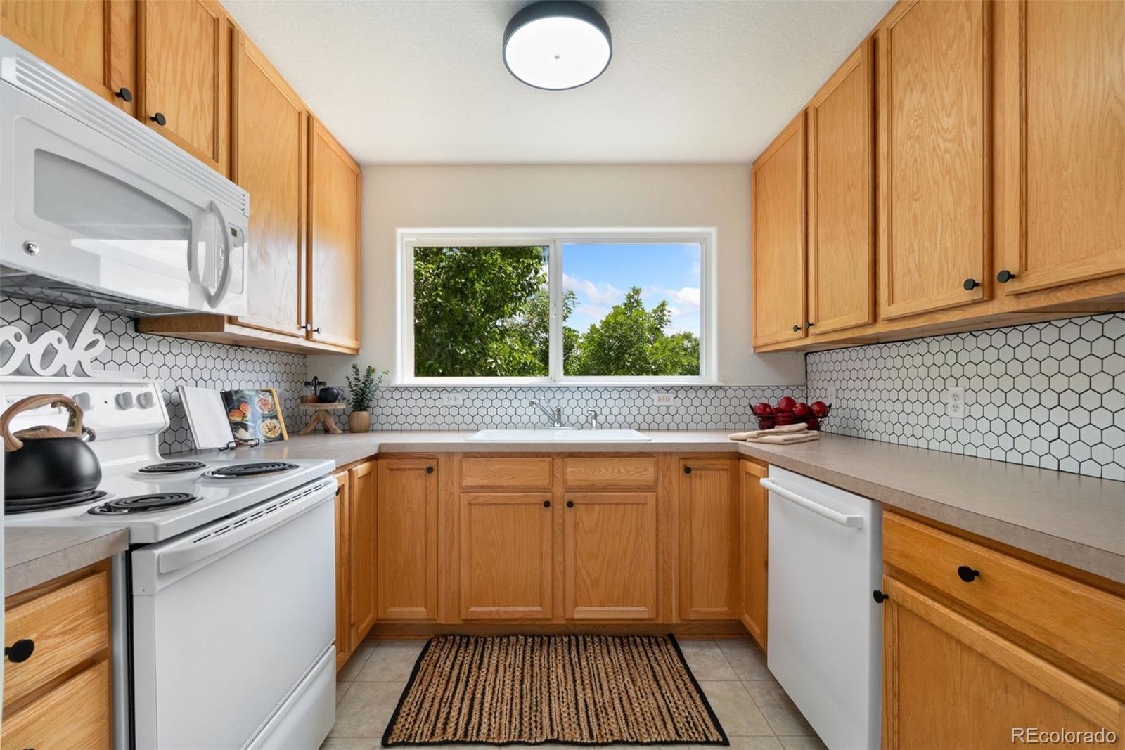  Broomfield Condo / Townhome | MLS #: 95074403350  Boulder Circle 201, Broomfield Beds: 2 Baths: 2 Price: $329,990