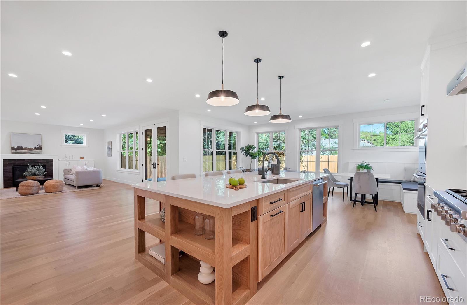1035 n leyden street, Denver sold home. Closed on 2026-10-15 for $1,950,000.